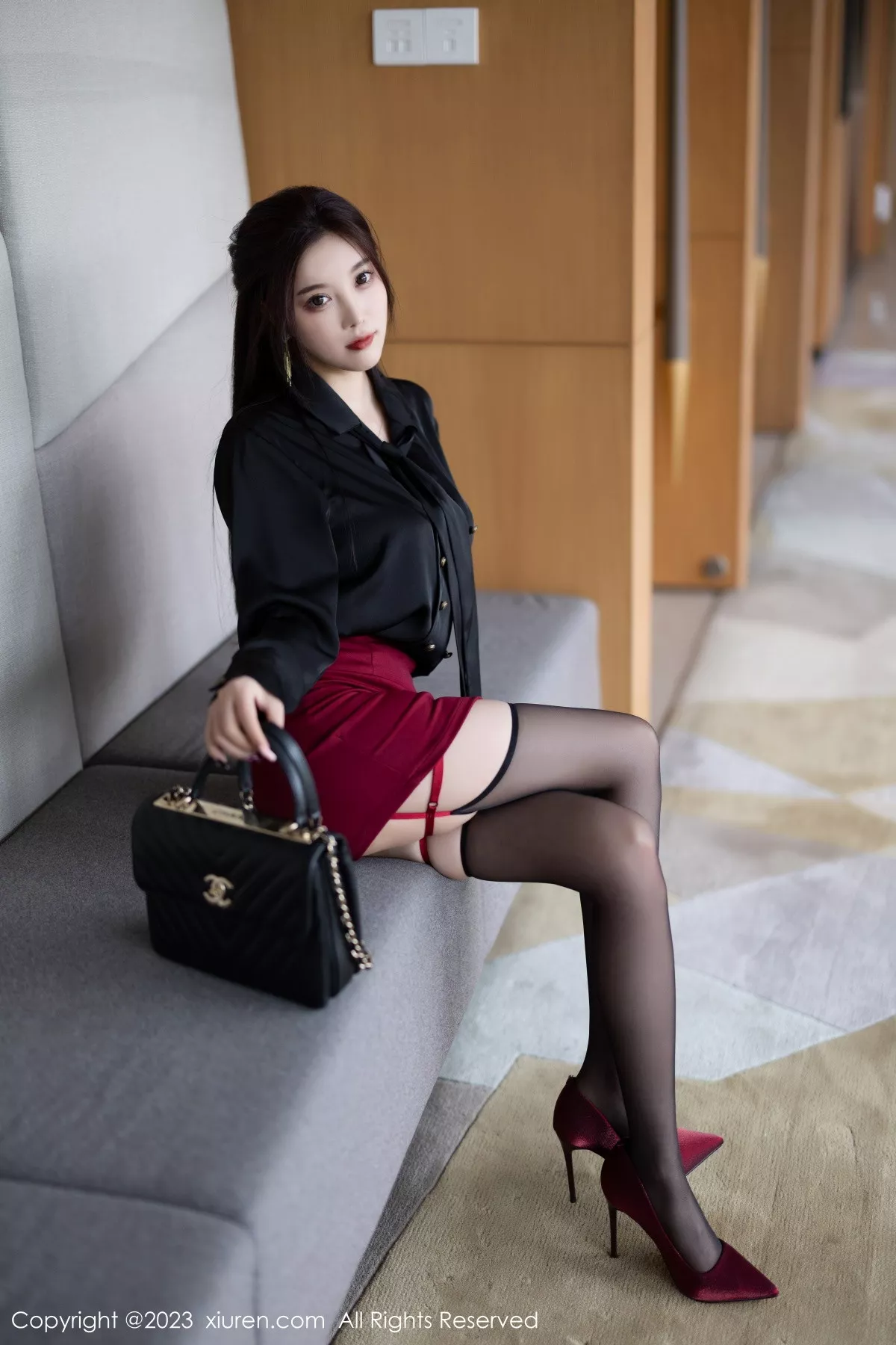 秀人集.com_[XiuRen秀人网]No.7062_女神杨晨晨Yome脱深蓝上衣露性感肉色蕾丝边内衣迷人诱惑写真81P