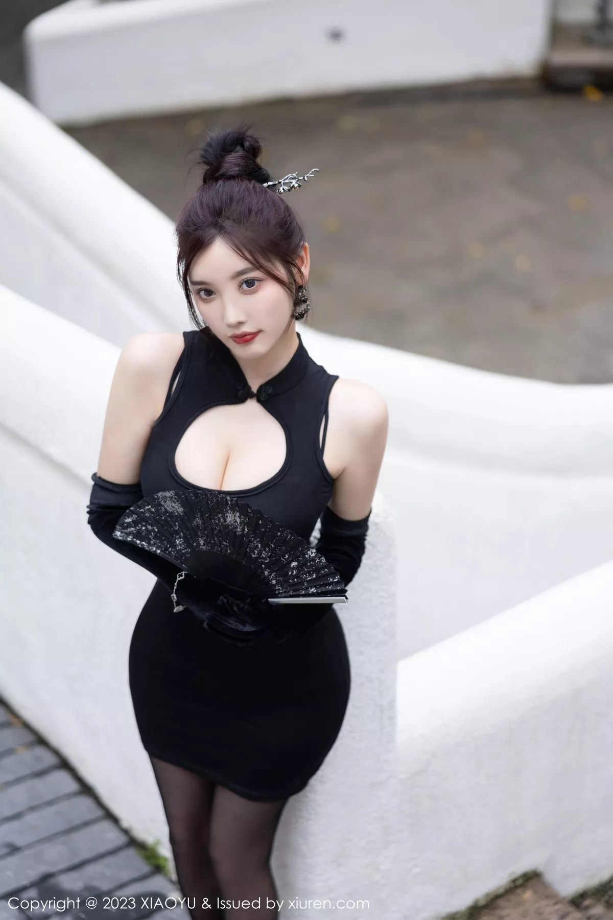 秀人集.com_[XiaoYu画语界]Vol.1070_女神杨晨晨Yome黑色短旗袍+黑色蕾丝内衣秀丰腴身材诱惑写真88P