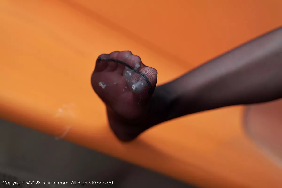 秀人集.com_[XiuRen秀人网]No.7086_女神周于希Sally地铁场景性感白色内衣配超薄黑丝完美诱惑写真100P