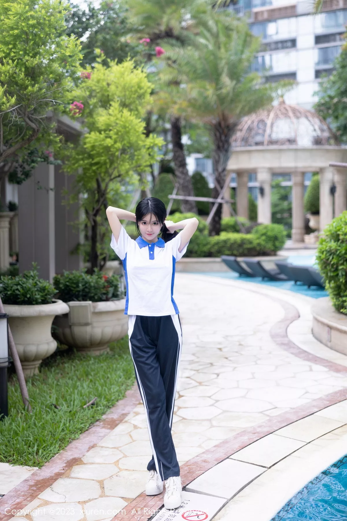 秀人集.com_[XiuRen秀人网]No.7085_模特幼幼性感学妹装扮半脱露蕾丝内衣秀完美身材迷人诱惑写真102P