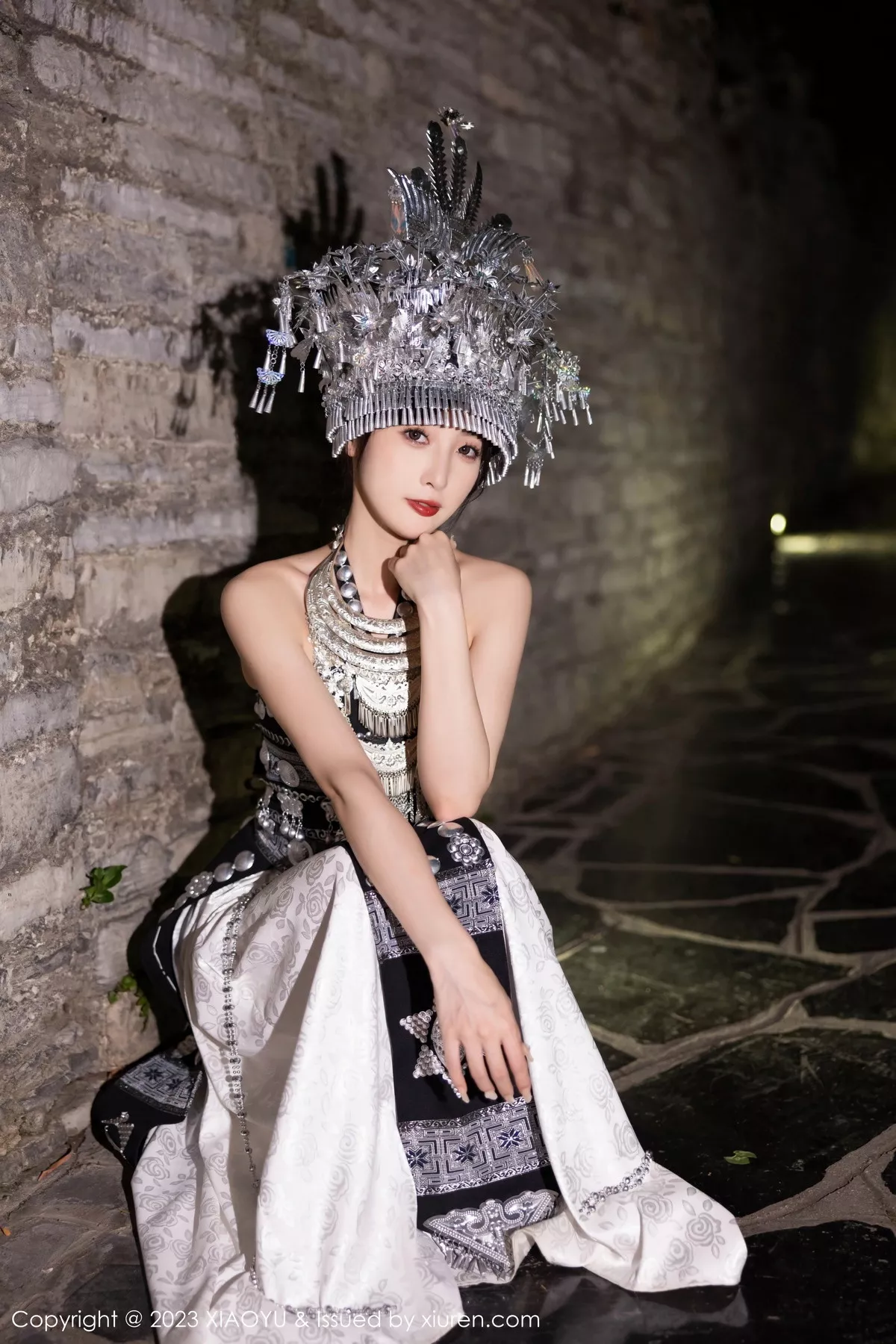 秀人集.com_[XiaoYu画语界]Vol.1071_模特林星阑性感浅色薄纱服饰+蓝杏色旗袍服秀曼妙身姿诱惑写真93P