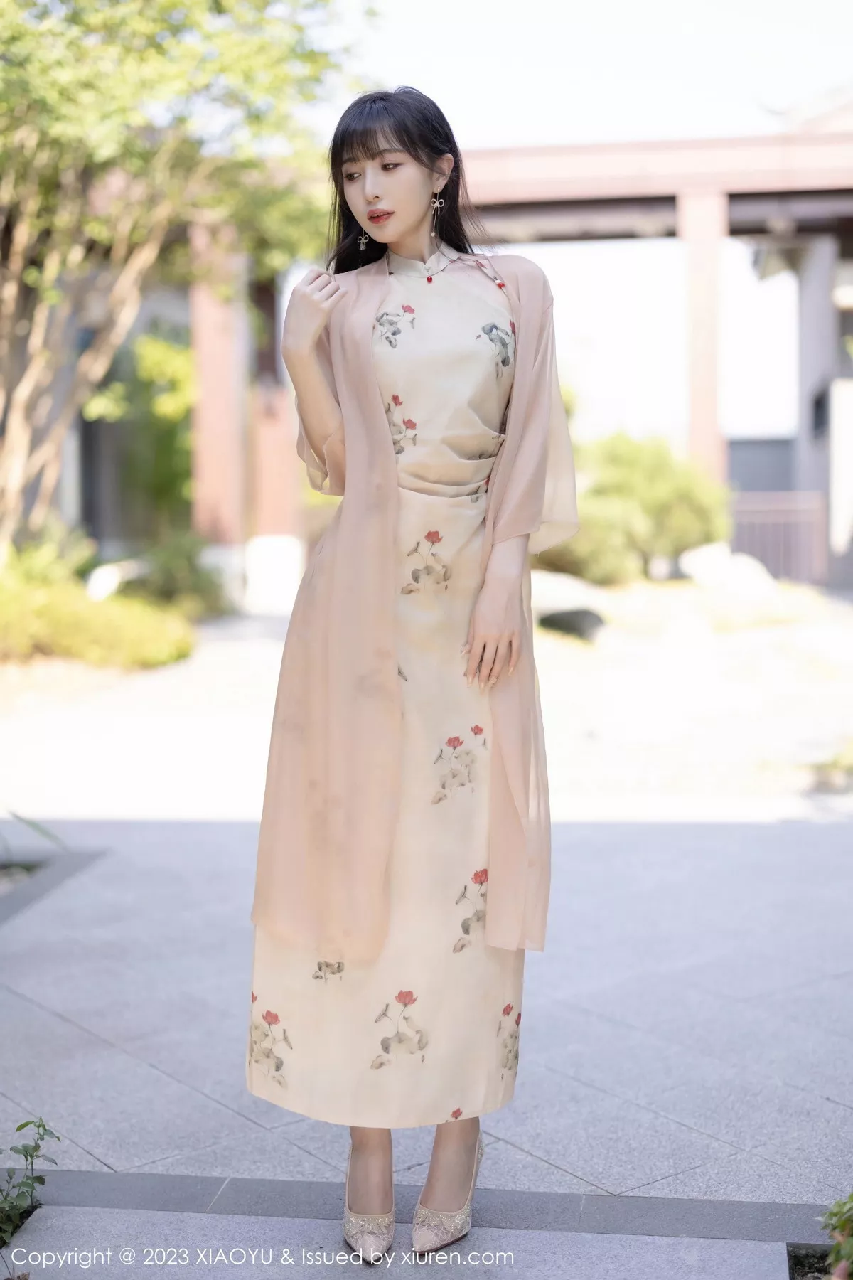 秀人集.com_[XiaoYu画语界]Vol.1071_模特林星阑性感浅色薄纱服饰+蓝杏色旗袍服秀曼妙身姿诱惑写真93P