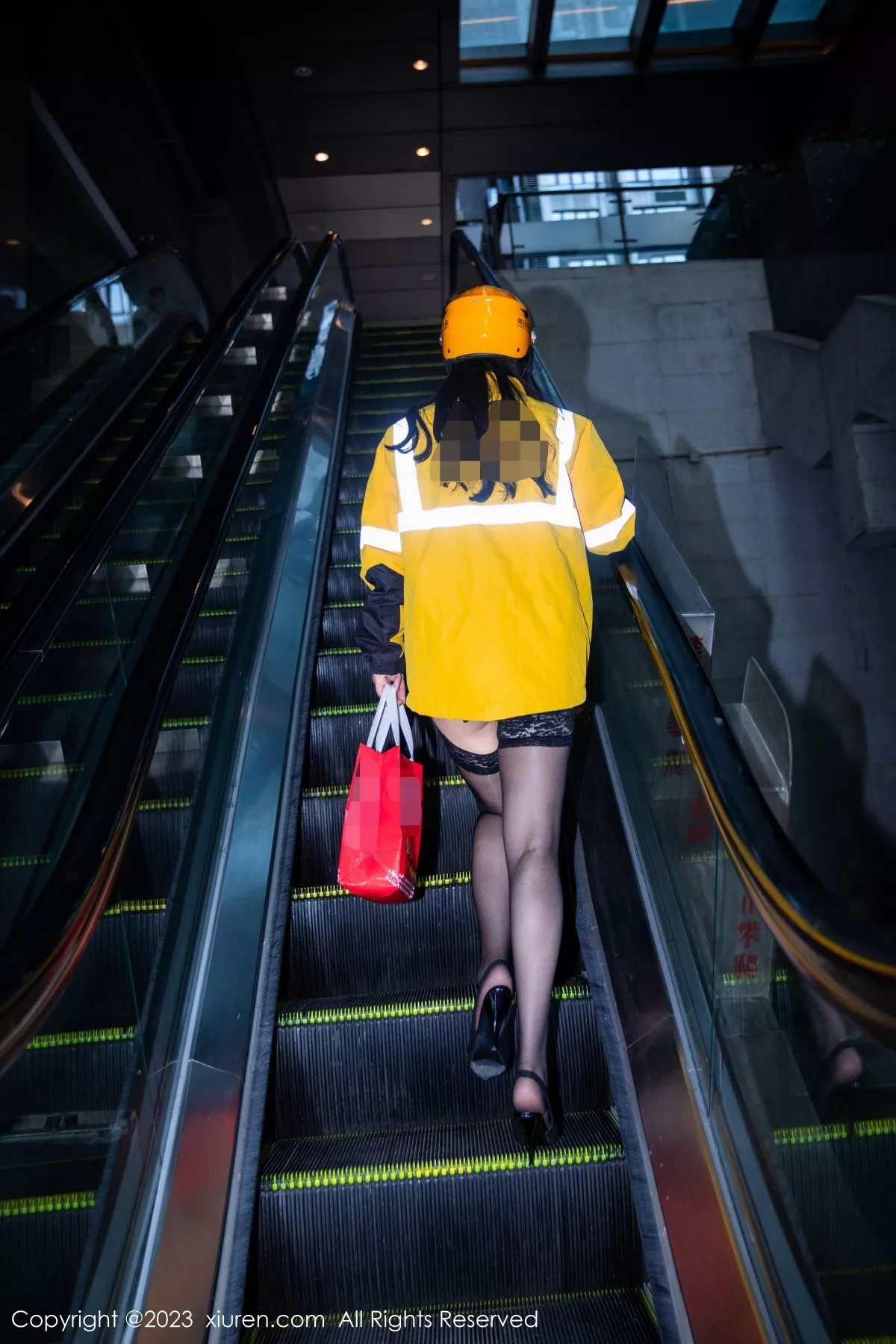 秀人集.com_[XiuRen秀人网]No.7093_模特王婉悠Queen黑色情趣蕾丝配黑丝吊袜秀丰腴身姿诱惑写真91P