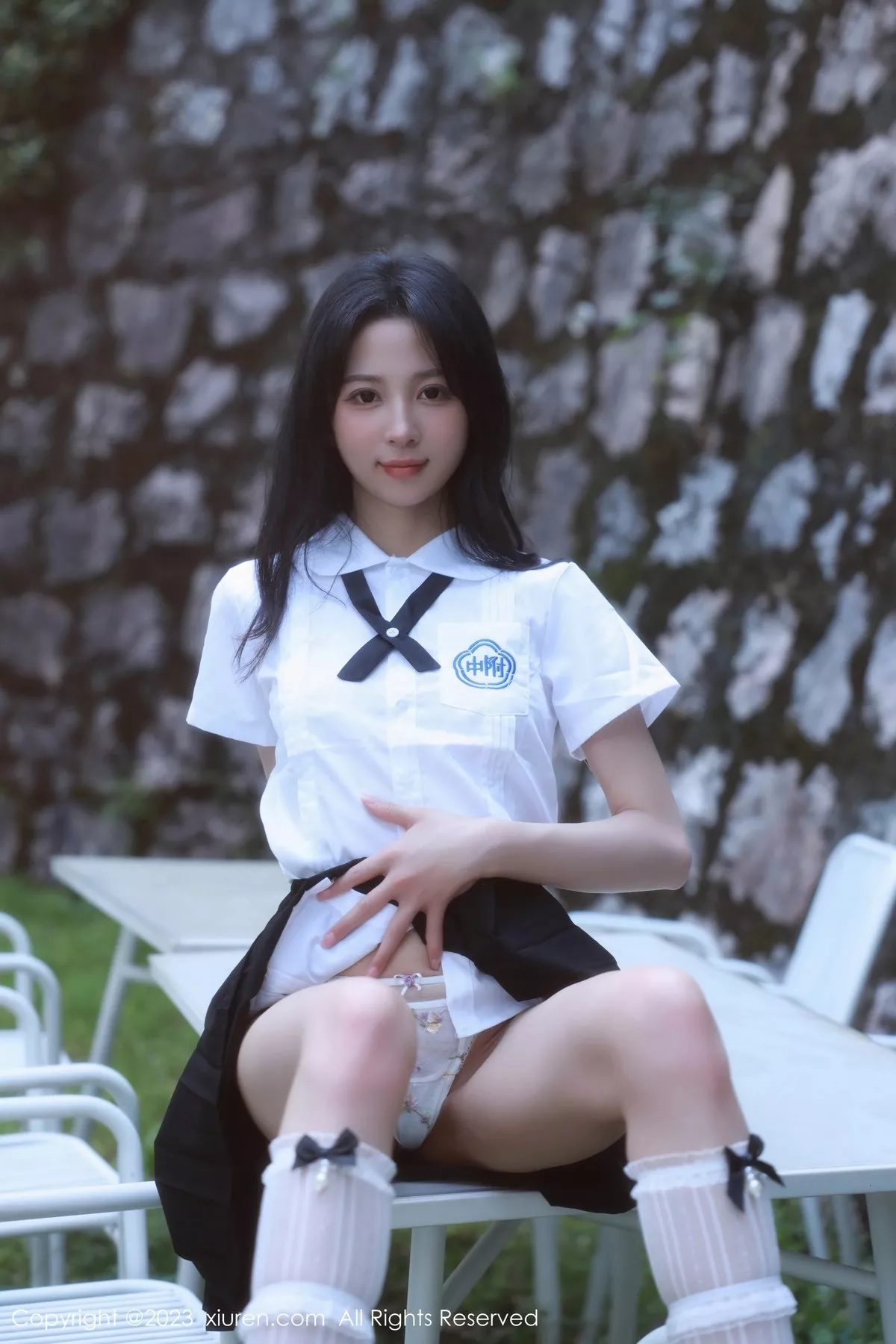 秀人集.com_[XiuRen秀人网]No.6969_模特糖豆sisi白色上衣配黑短裙露性感淡色轻透内衣迷人诱惑写真61P