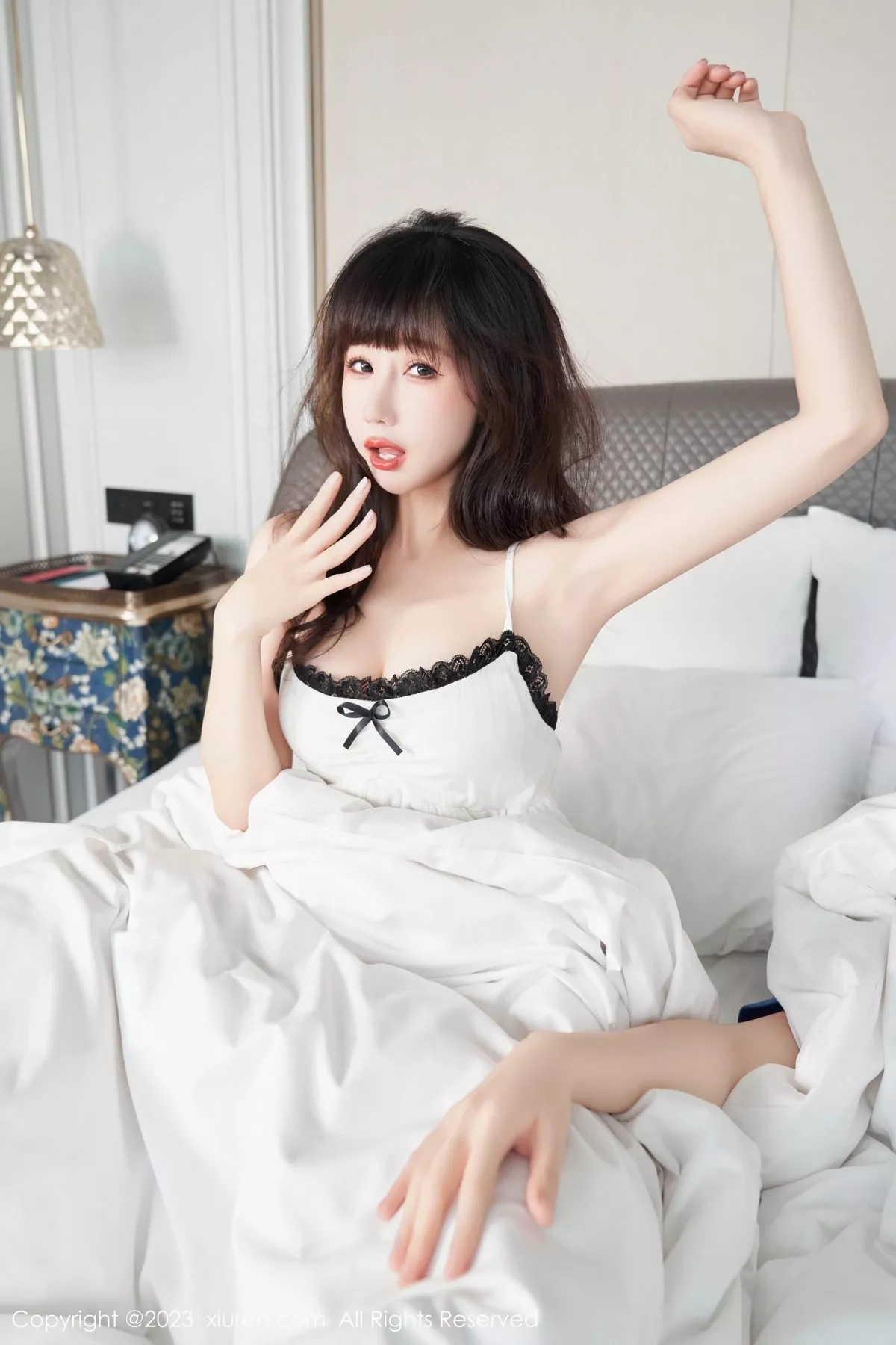 秀人集.com_[XiuRen秀人网]No.6975_模特波巧酱女友早餐主题性感白色吊带睡裙秀完美身材诱惑写真106P