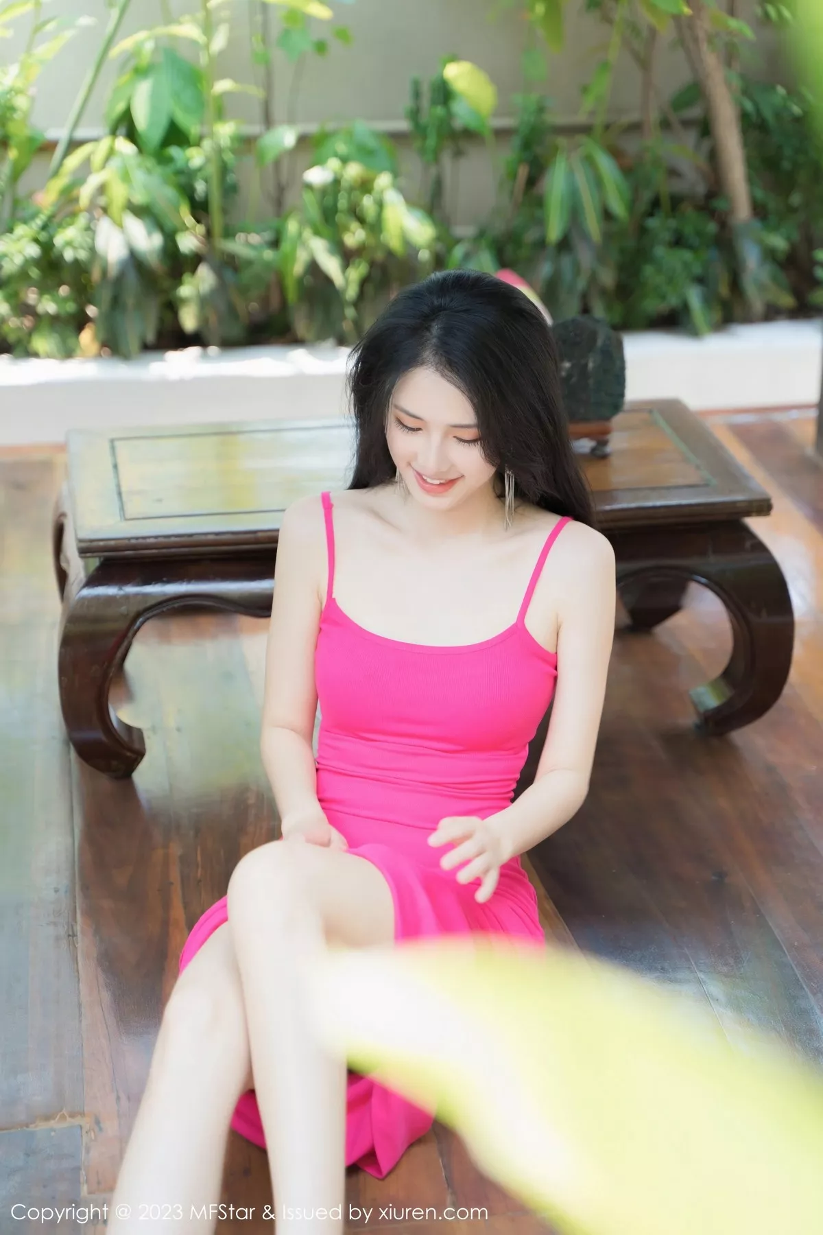 秀人集.com_[MFStar模范学院]Vol.629_模特艾希儿性感玫红吊带短裙半脱秀曼妙苗条身材迷人诱惑写真57P