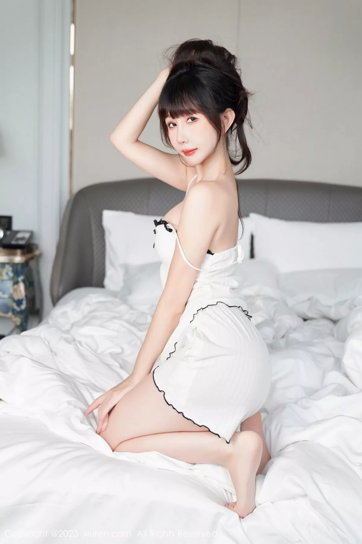 秀人集.com_[XiuRen秀人网]No.6975_模特波巧酱女友早餐主题性感白色吊带睡裙秀完美身材诱惑写真106P