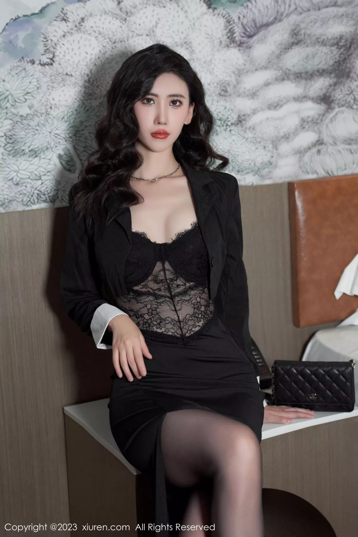 秀人集.com_[XiuRen秀人网]No.6979_模特章芃芃性感黑色长裙露黑色蕾丝内衣配超薄黑丝极致魅惑写真95P