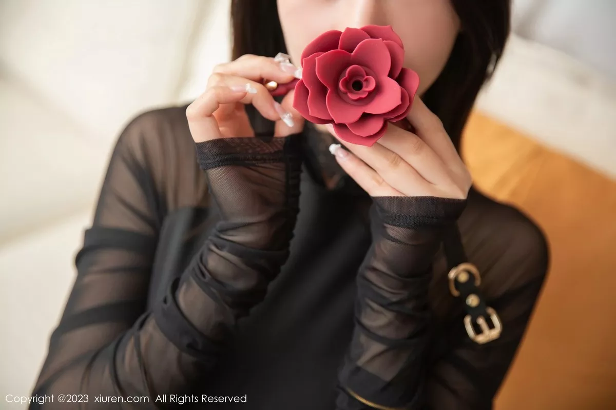 秀人集.com_[XiuRen秀人网]No.6978_模特熊小诺性感黑色露肩服饰配黑丝袜秀曼妙身姿迷人诱惑写真73P