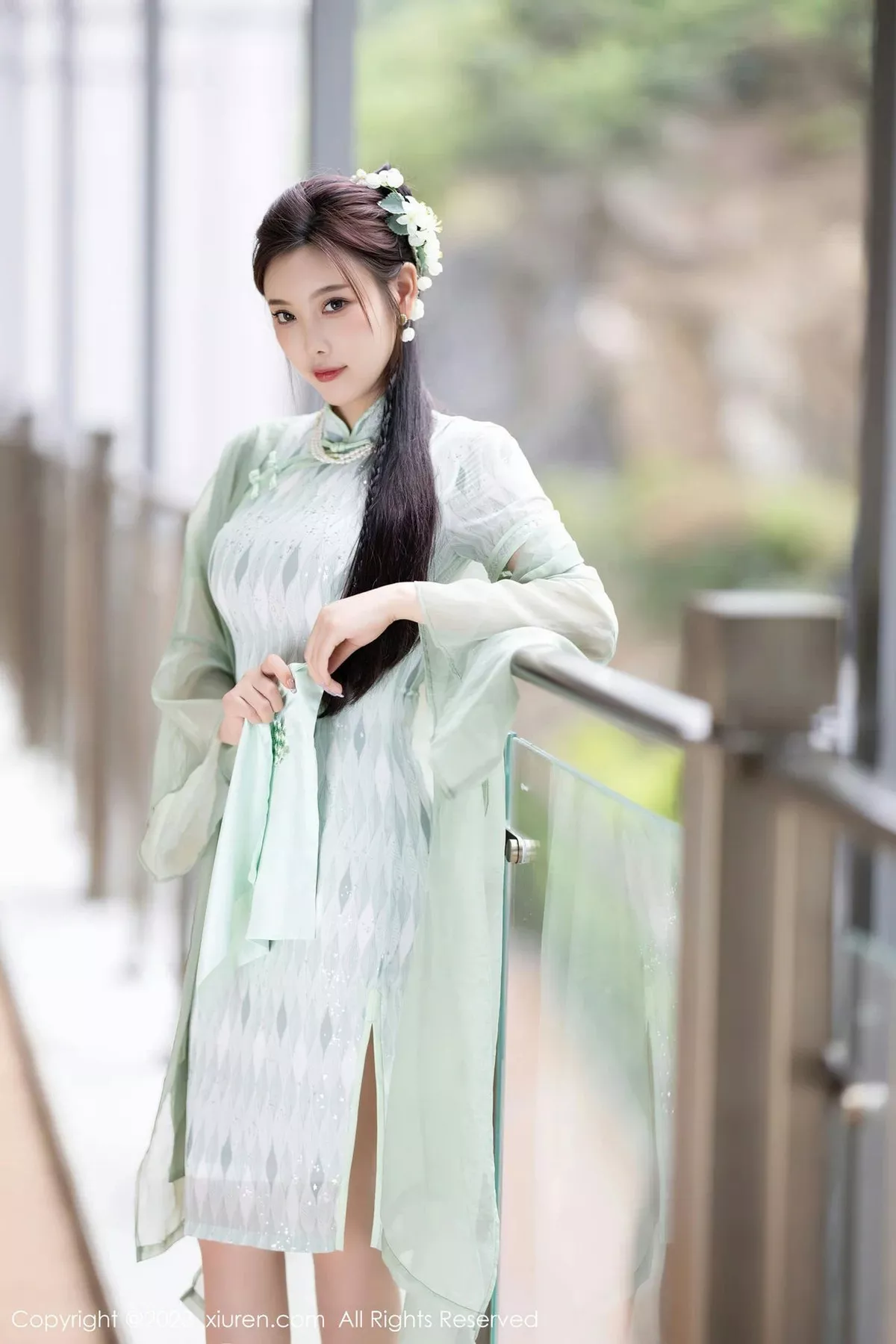 秀人集.com_[XiuRen秀人网]No.6983_女神杨晨晨Yome性感淡绿旗袍服配原色丝袜秀丰腴身材诱惑写真84P