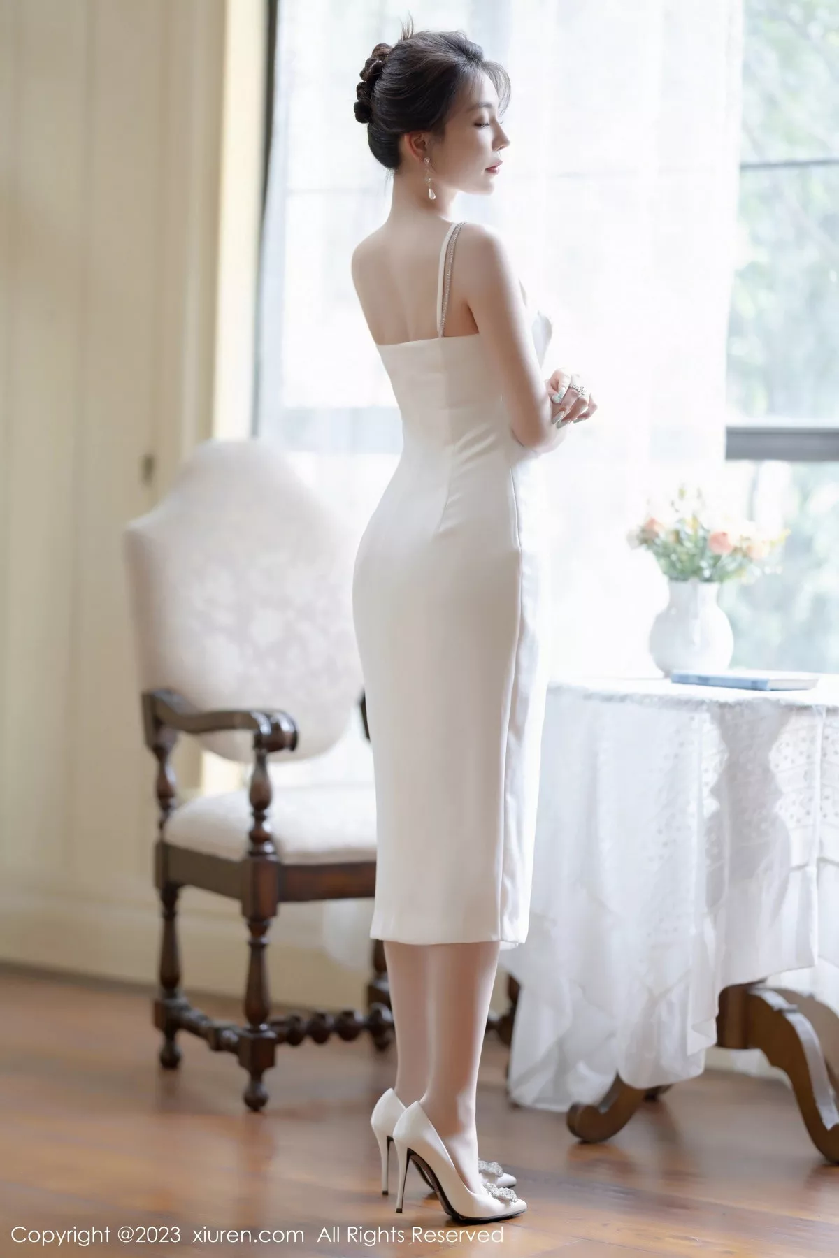 秀人集.com_[XiuRen秀人网]No.7155_模特徐莉芝Booty白色吊带裙+白色蕾丝薄纱秀惹火身材诱惑写真90P