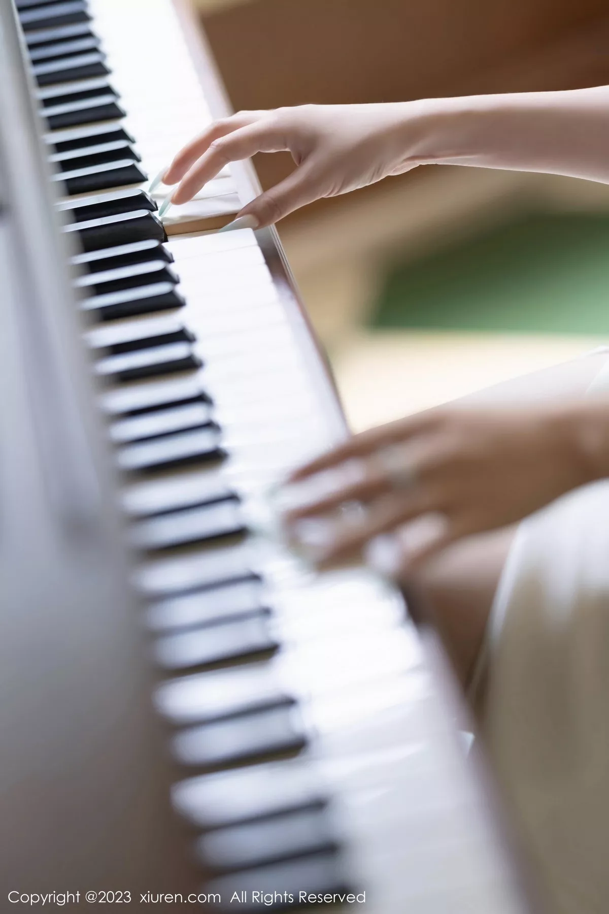 秀人集.com_[XiuRen秀人网]No.7155_模特徐莉芝Booty白色吊带裙+白色蕾丝薄纱秀惹火身材诱惑写真90P