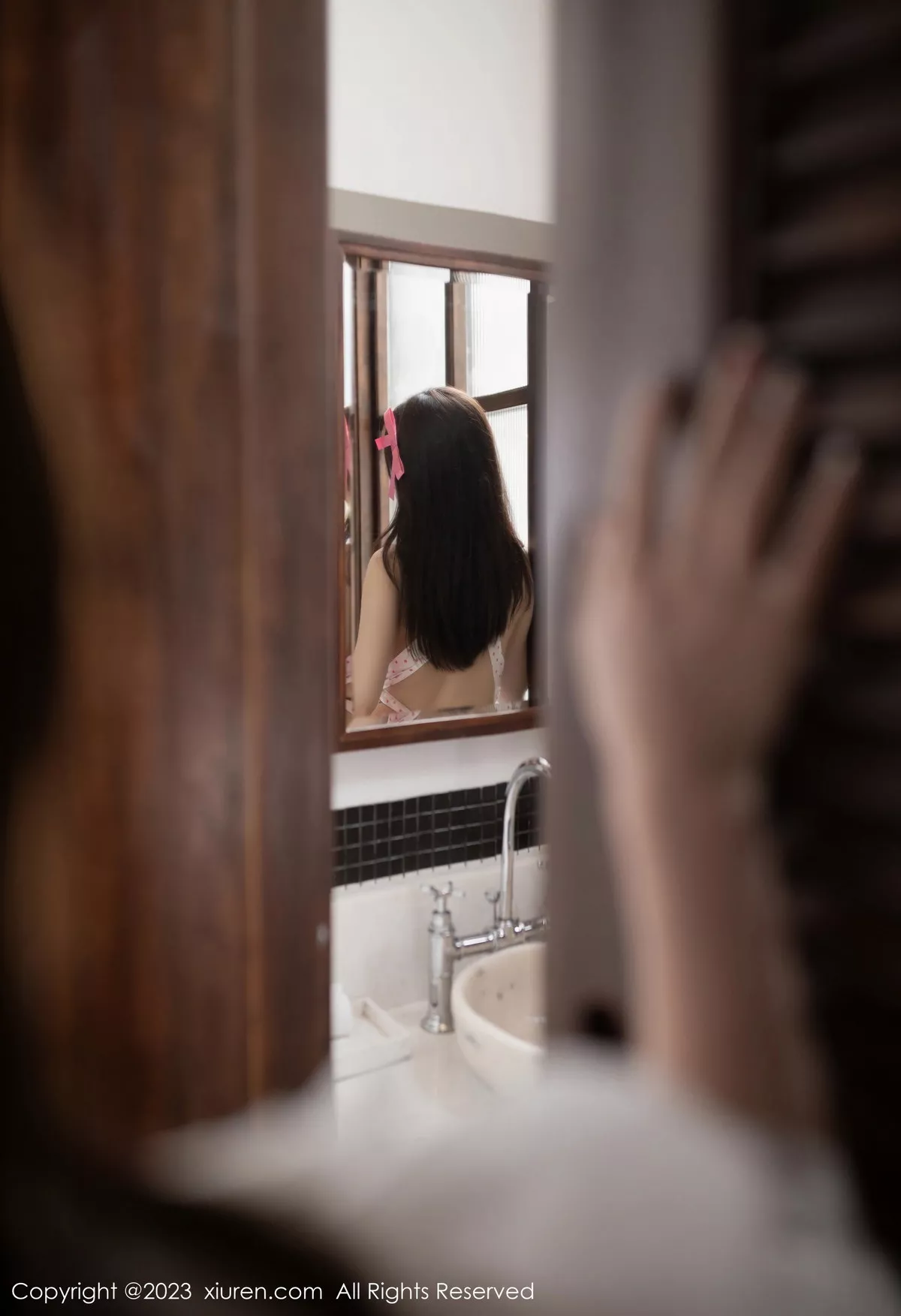 秀人集.com_[XiuRen秀人网]No.7158_模特鱼子酱Fish性感粉白色女仆装配粉丝袜秀曼妙身姿诱惑写真80P