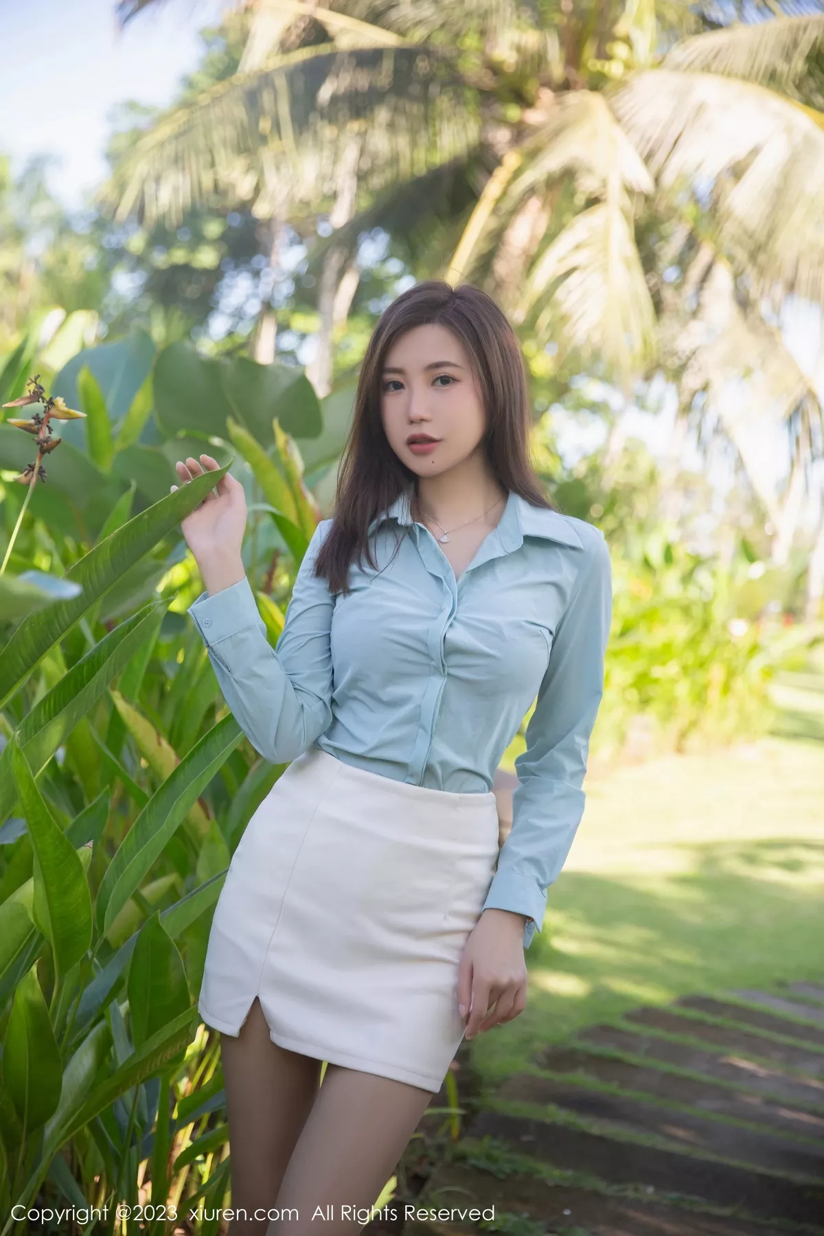 秀人集.com_[XiuRen秀人网]No.7152_女神绮里嘉ula性感紫色蕾丝内衣配开档黑丝秀完美身材诱惑写真80P