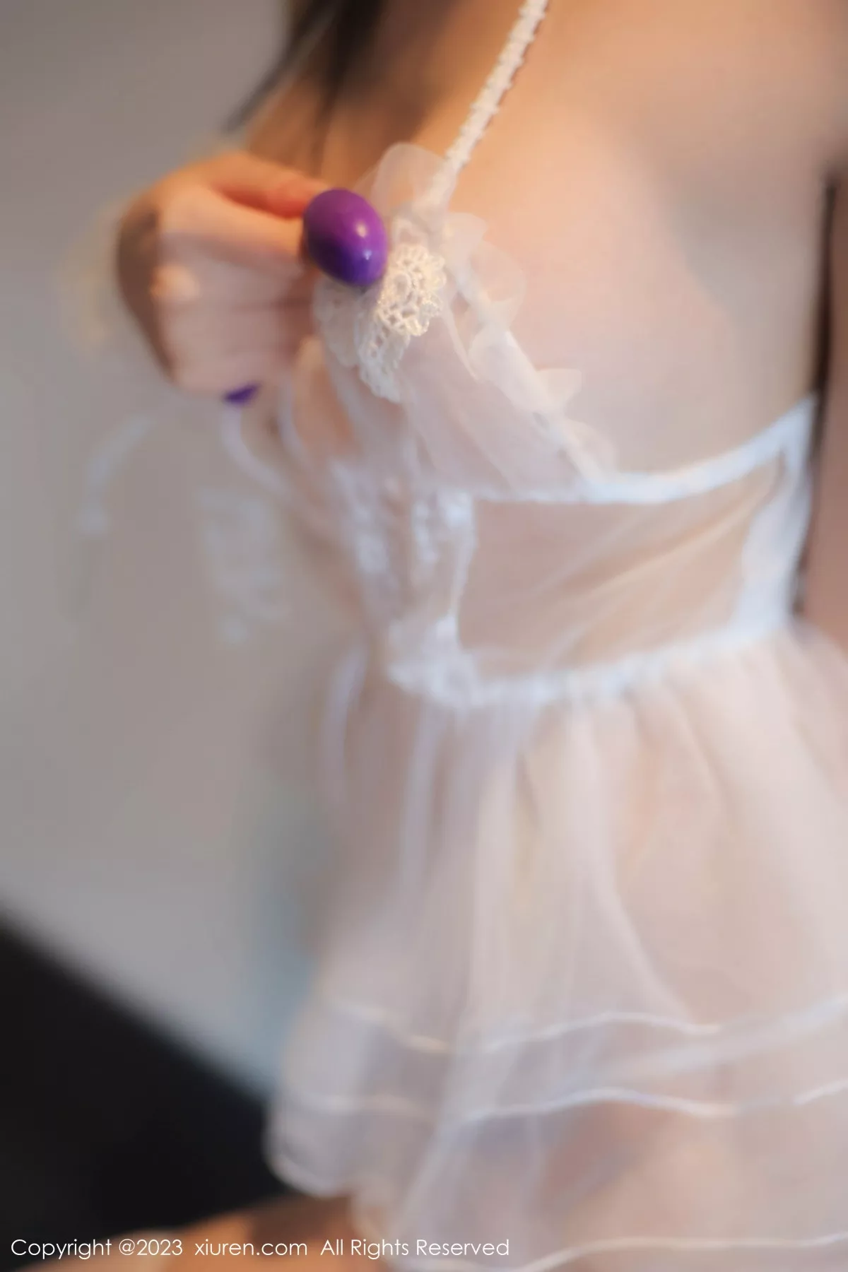 秀人集.com_[XiuRen秀人网]No.7165_模特幼幼性感白色情趣婚纱服饰配白色丝袜秀完美身材诱惑写真89P