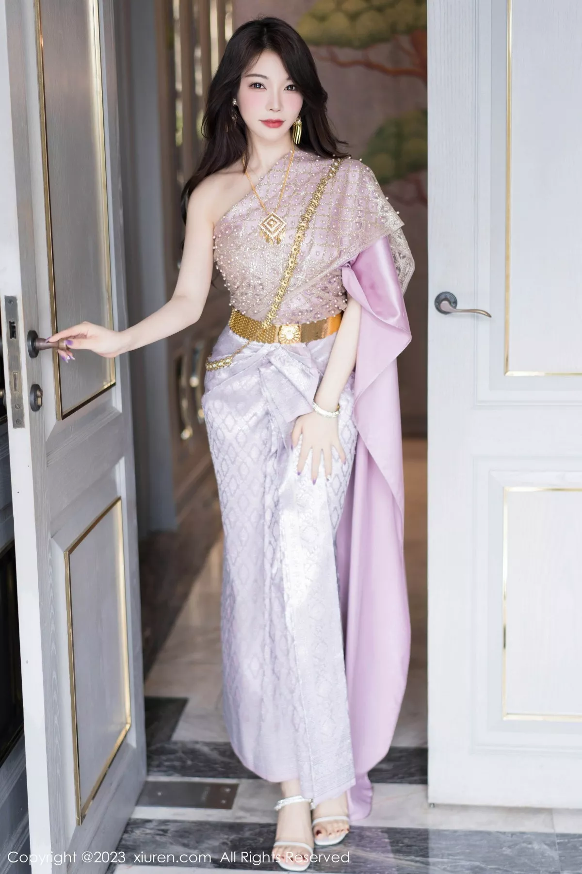 秀人集.com_[XiuRen秀人网]No.7164_女神徐莉芝Booty户外性感暖灰色服饰半脱秀曼妙身姿诱惑写真66P