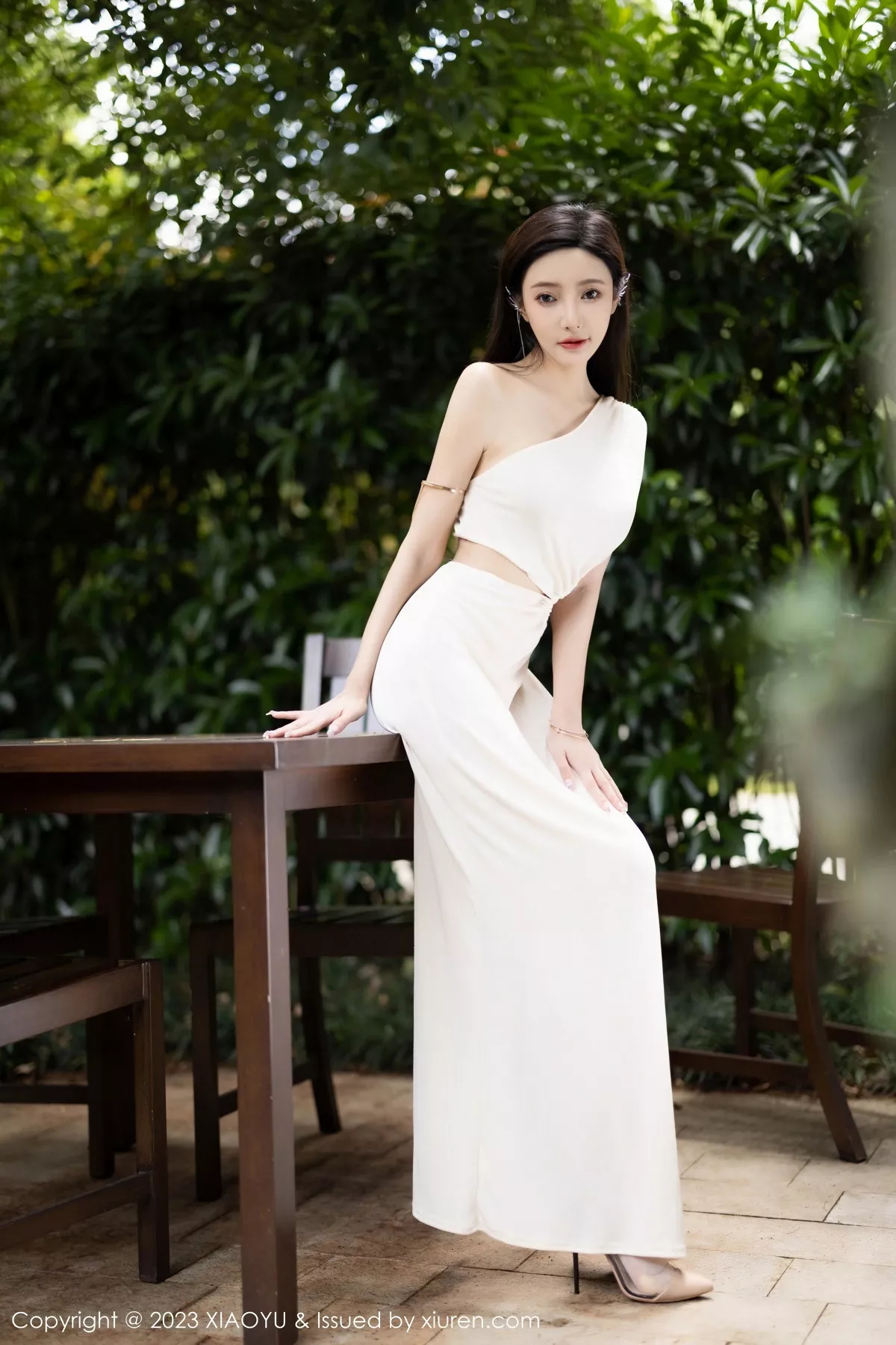 秀人集.com_[XiaoYu画语界]Vol.1082_女神王馨瑶yanni白色连衣裙露黑色情趣内衣秀惹火身材诱惑写真86P