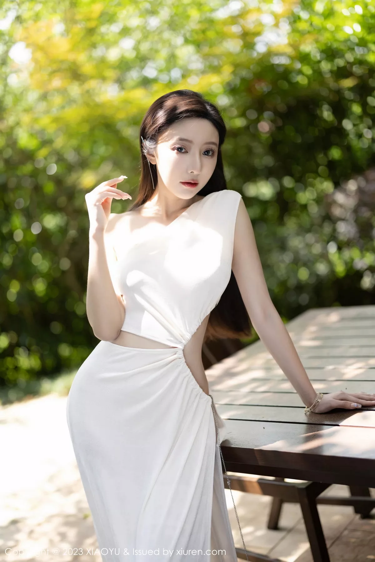 秀人集.com_[XiaoYu画语界]Vol.1082_女神王馨瑶yanni白色连衣裙露黑色情趣内衣秀惹火身材诱惑写真86P