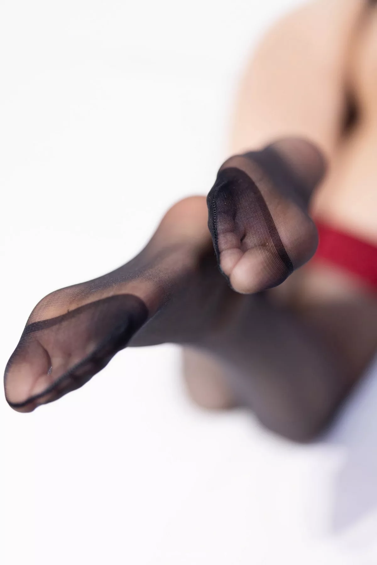 秀人集.com_[XiuRen秀人网]No.7174_模特林乐一性感黑色轻透高开叉服配黑丝袜秀完美身材诱惑写真72P