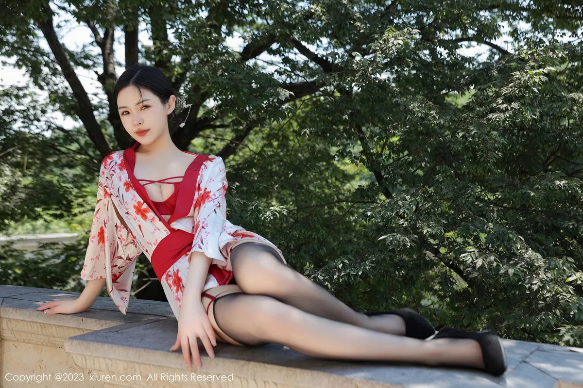 秀人集.com_[XiuRen秀人网]No.7177_模特米粒子脱性感和服露红色蕾丝内衣配黑丝吊袜迷人诱惑写真50P