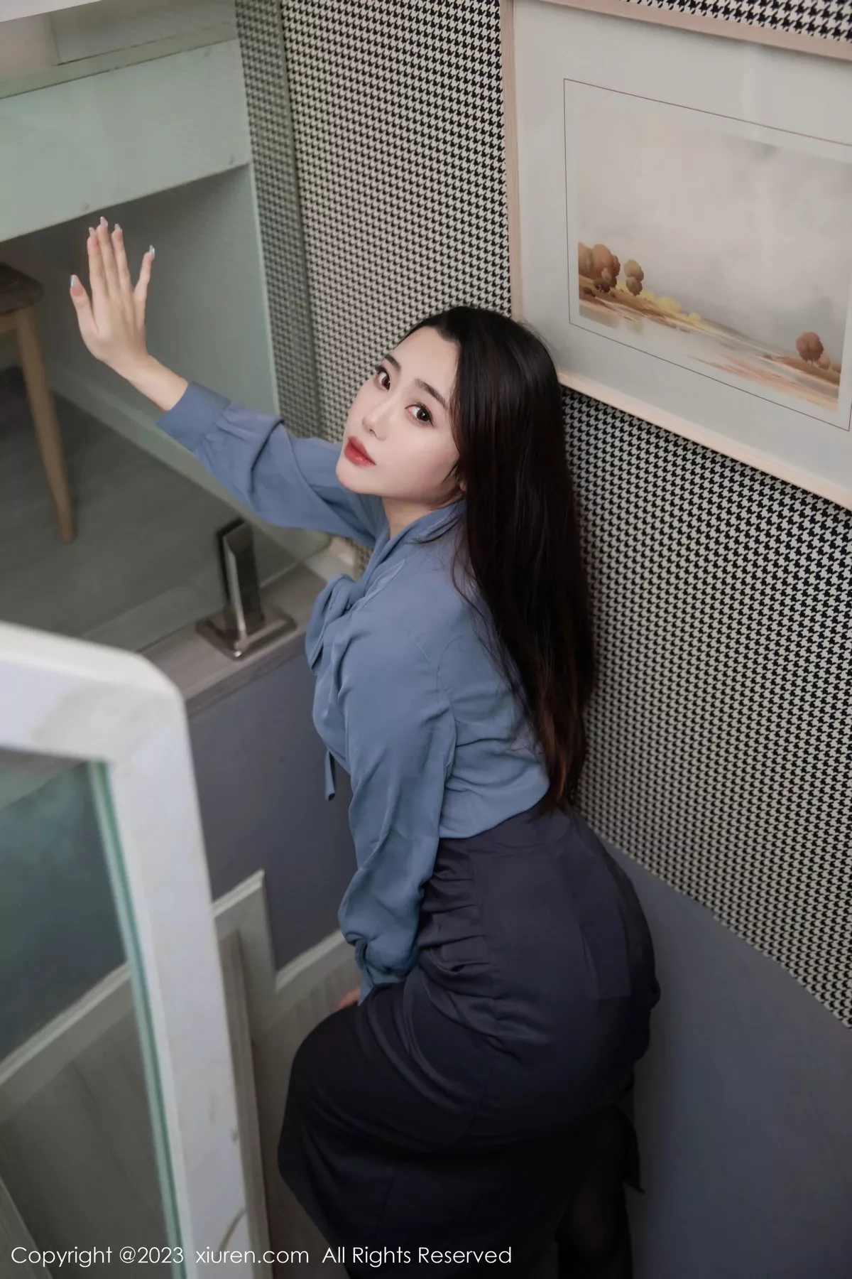 秀人集.com_[XiuRen秀人网]No.7179_模特严利娅Yuliya蓝灰色上衣配灰短裙露蓝色蕾丝内衣诱惑写真82P