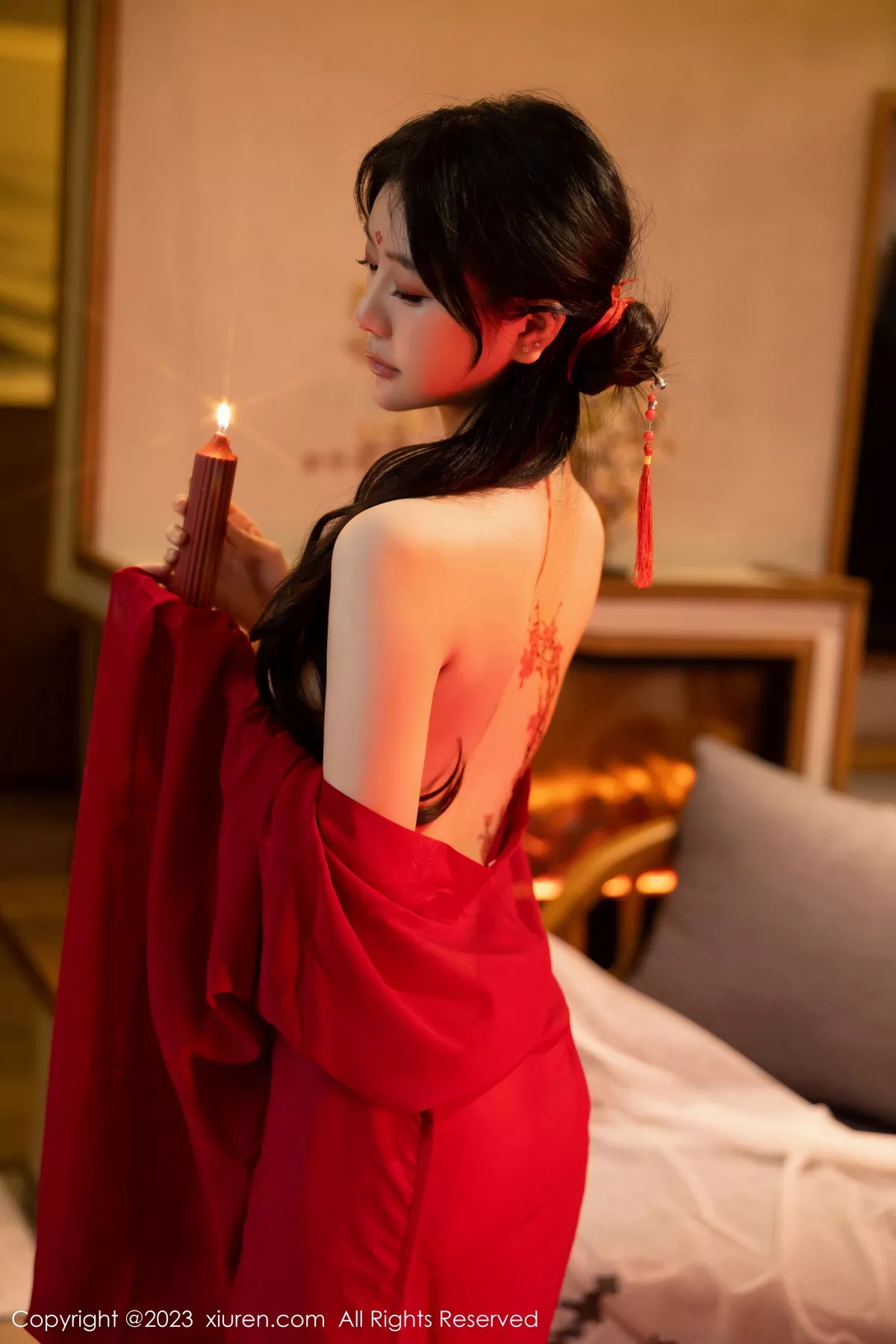 秀人集.com_[XiuRen秀人网]No.7192_模特幼幼私房古风场景性感红色古装服半脱秀完美身材诱惑写真92P