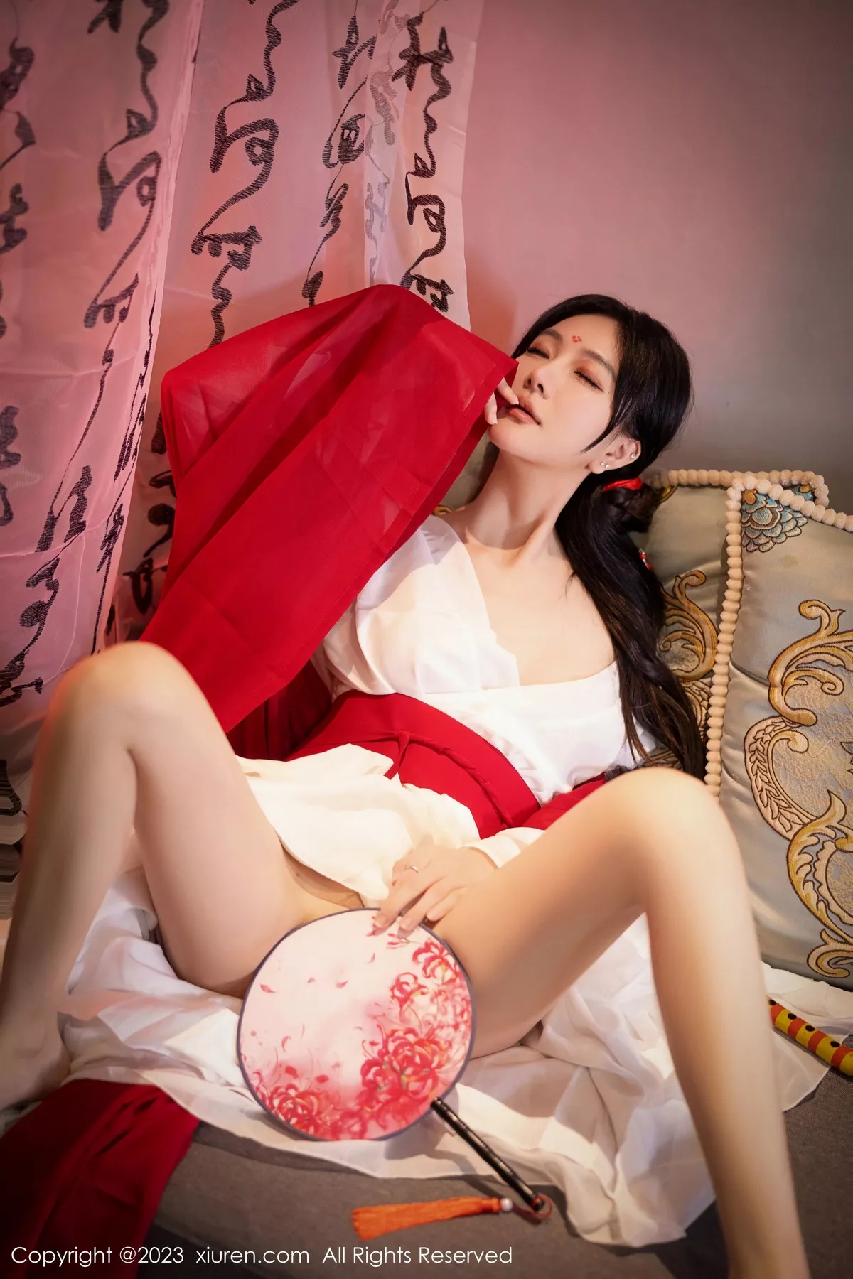 秀人集.com_[XiuRen秀人网]No.7192_模特幼幼私房古风场景性感红色古装服半脱秀完美身材诱惑写真92P