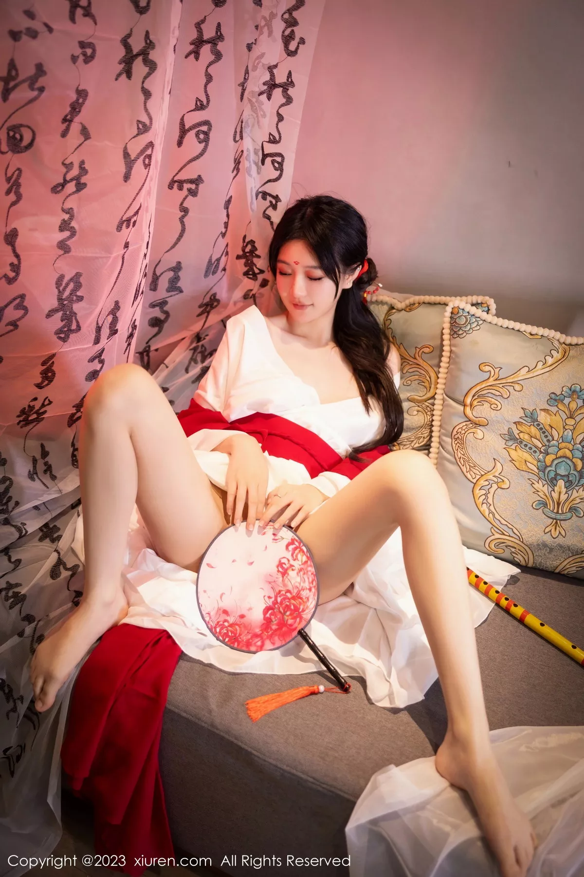 秀人集.com_[XiuRen秀人网]No.7192_模特幼幼私房古风场景性感红色古装服半脱秀完美身材诱惑写真92P