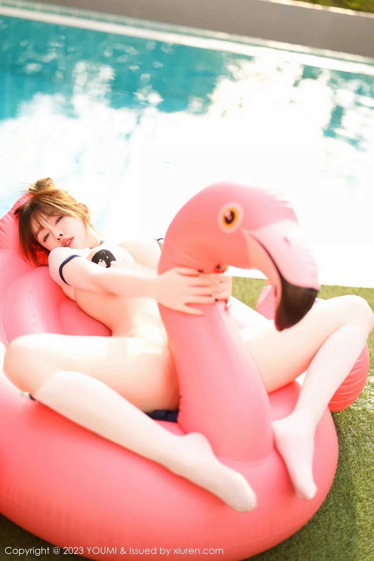 秀人集.com_[YouMi尤蜜荟]Vol.973_女神王雨纯性感白上衣配蓝色短裤半脱秀丰满身材惹火诱惑写真88P