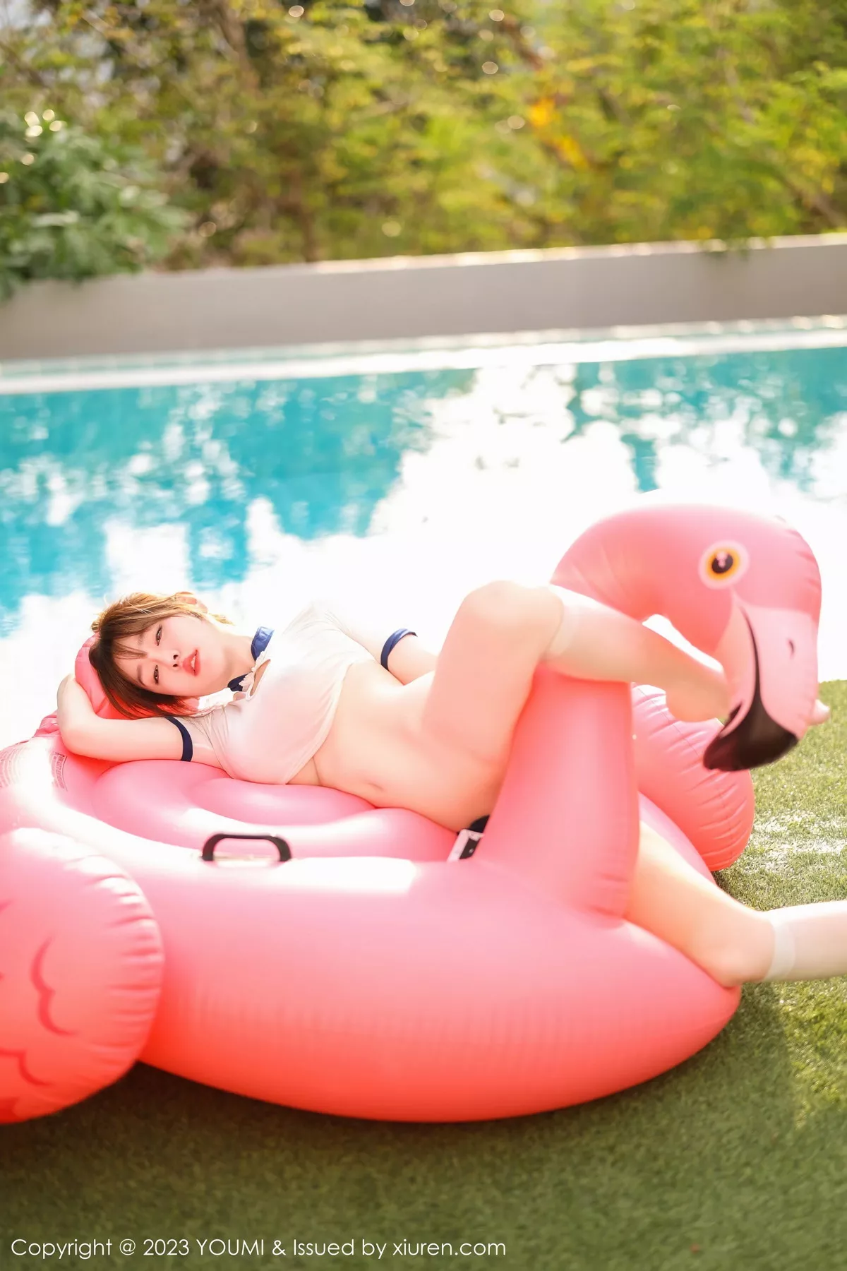 秀人集.com_[YouMi尤蜜荟]Vol.973_女神王雨纯性感白上衣配蓝色短裤半脱秀丰满身材惹火诱惑写真88P