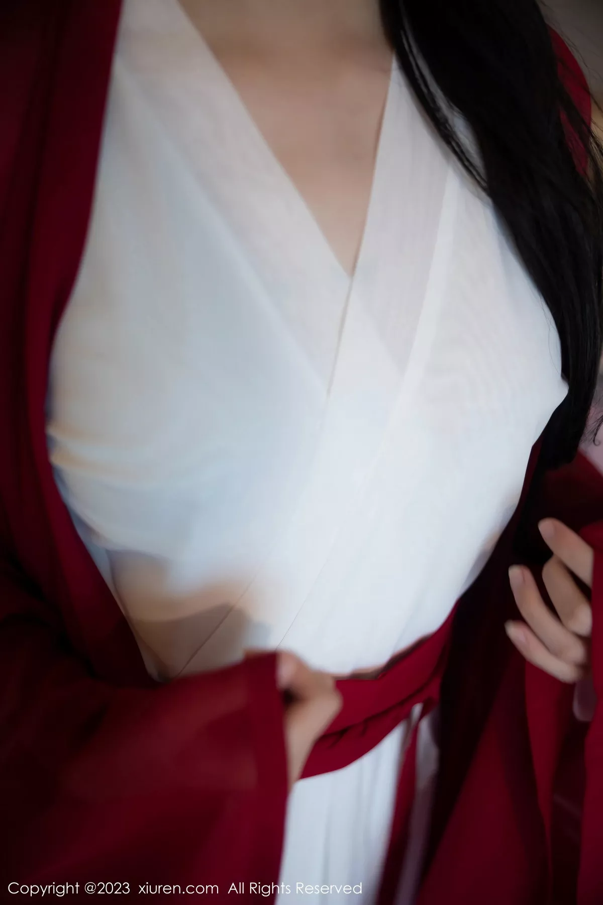 秀人集.com_[XiuRen秀人网]No.7192_模特幼幼私房古风场景性感红色古装服半脱秀完美身材诱惑写真92P