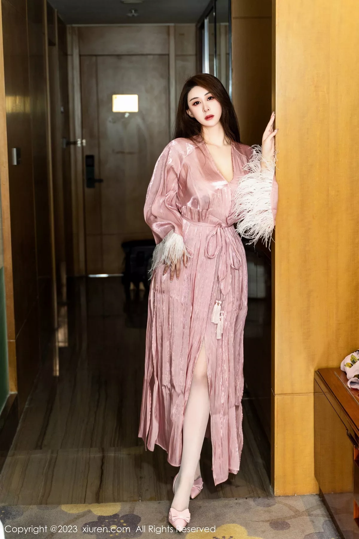 秀人集.com_[XiuRen秀人网]No.7203_模特王俪丁呀性感粉色丝绸睡衣露情趣内衣秀丰腴身姿诱惑写真63P