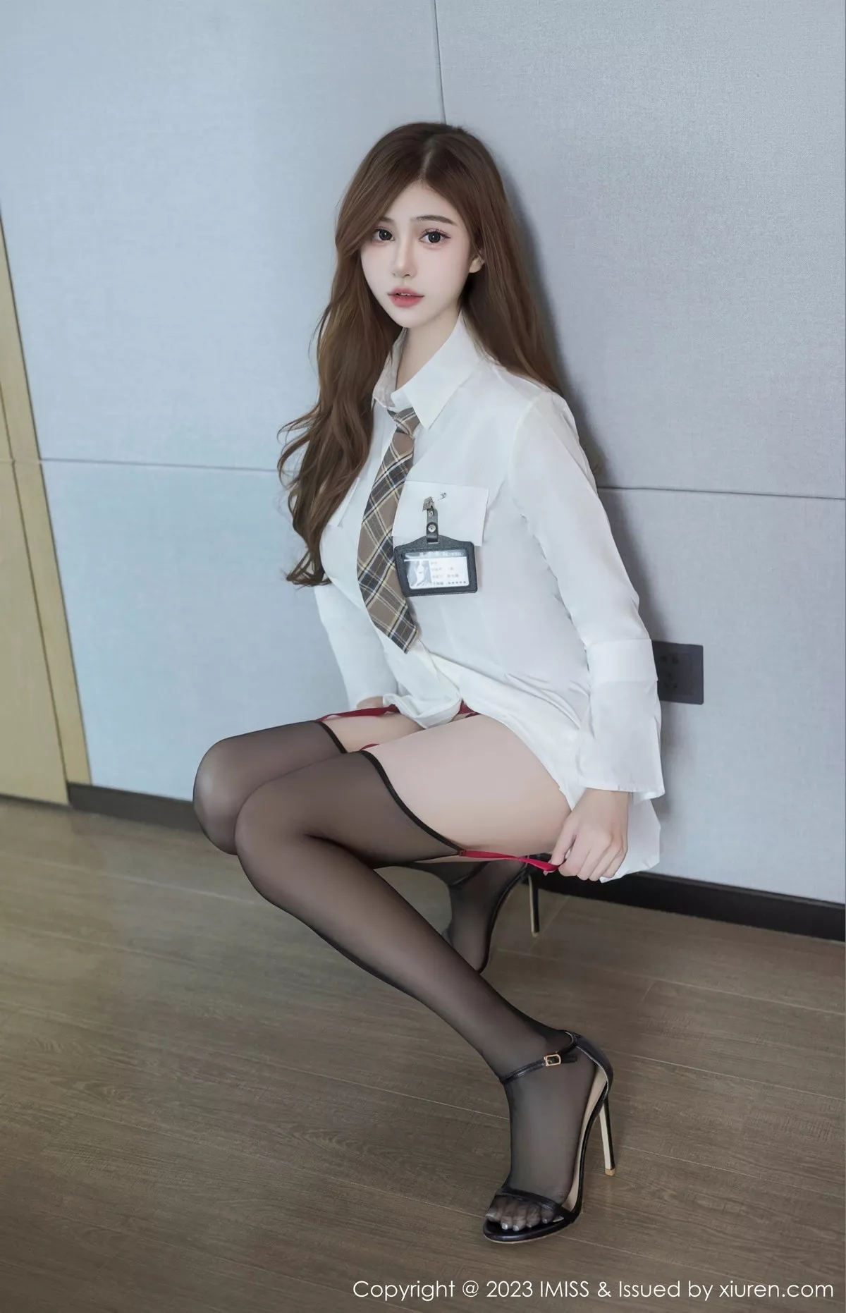 秀人集.com_[IMISS爱蜜社]Vol.741_气质女神Lavinia性感薄透白T露浅色内衣秀凹凸身材完美诱惑写真42P