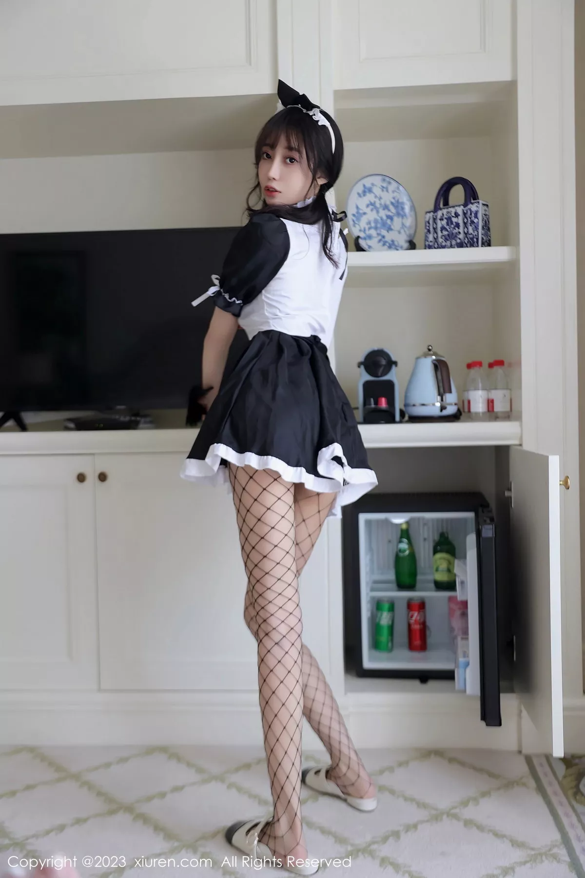 秀人集.com_[XiuRen秀人网]No.7217_模特玥儿玥er黑白色女仆服露性感薄透内衣秀完美身材诱惑写真75P