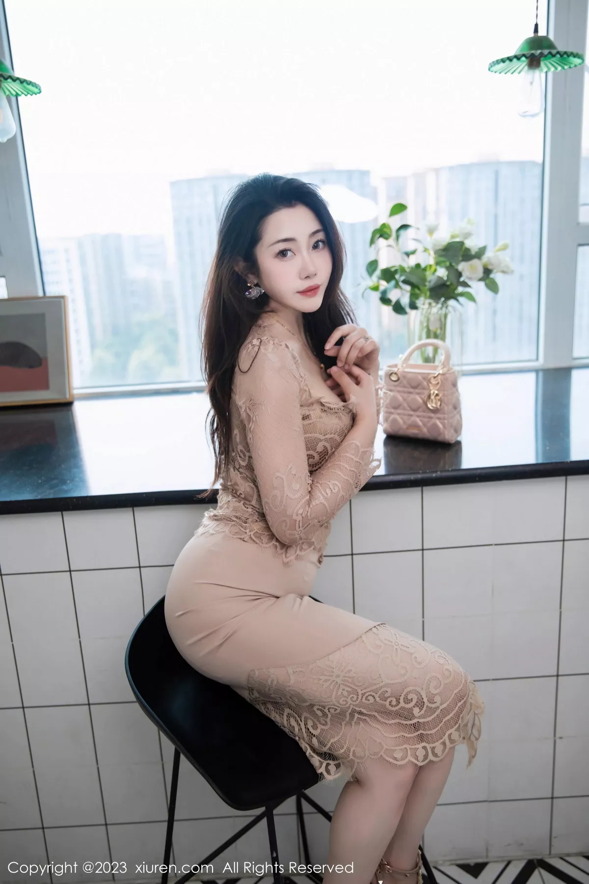 秀人集.com_[XiuRen秀人网]No.7216_模特严利娅Yuliya户外性感杏色低胸连衣长裙秀完美身材诱惑写真89P