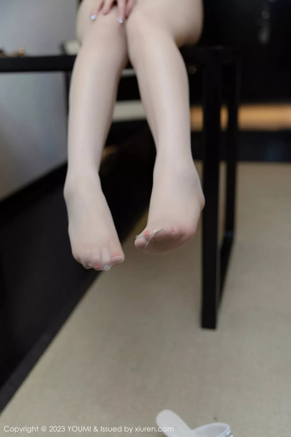 秀人集.com_[YouMi尤蜜荟]Vol.976_女神Carol周妍希性感浅色连衣长裙配超薄无内肉丝惹火诱惑写真81P