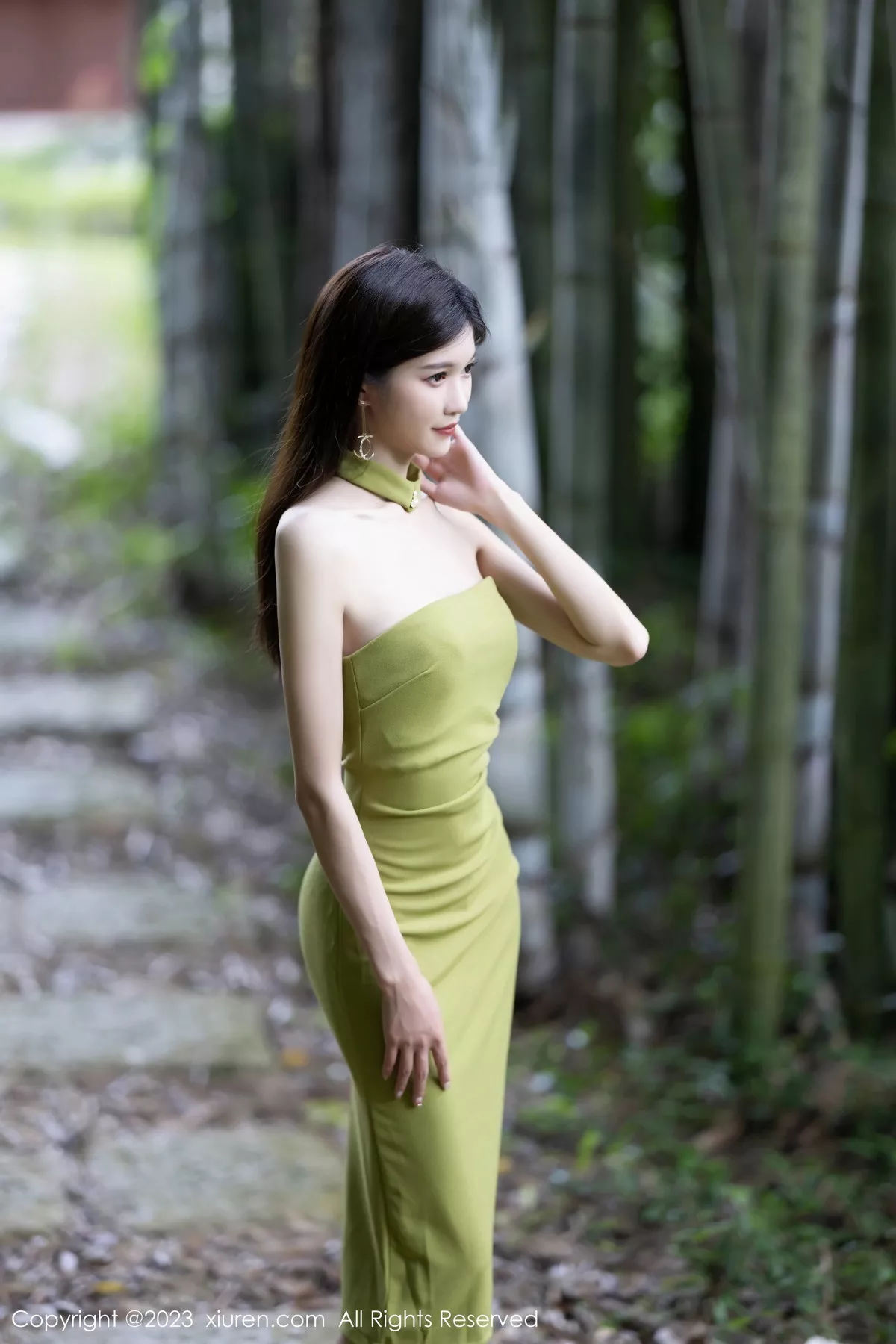 秀人集.com_[XiuRen秀人网]No.7241_模特程程程性感果绿连衣长裙+链式情趣内衣秀完美身材诱惑写真83P