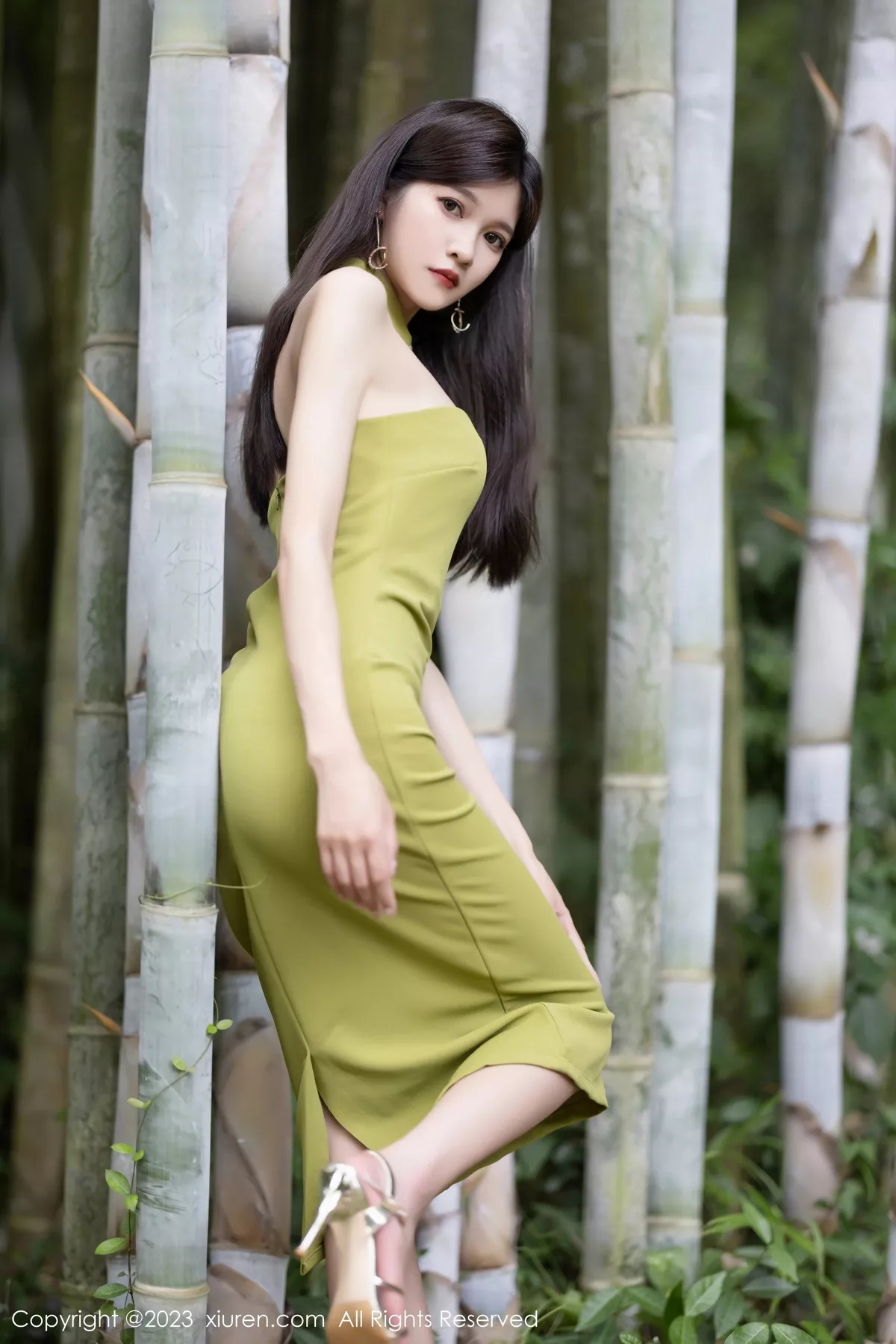 秀人集.com_[XiuRen秀人网]No.7241_模特程程程性感果绿连衣长裙+链式情趣内衣秀完美身材诱惑写真83P