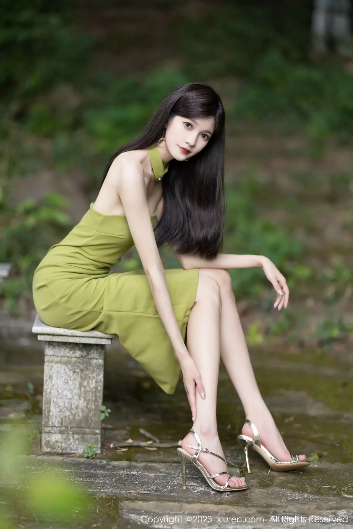 秀人集.com_[XiuRen秀人网]No.7241_模特程程程性感果绿连衣长裙+链式情趣内衣秀完美身材诱惑写真83P