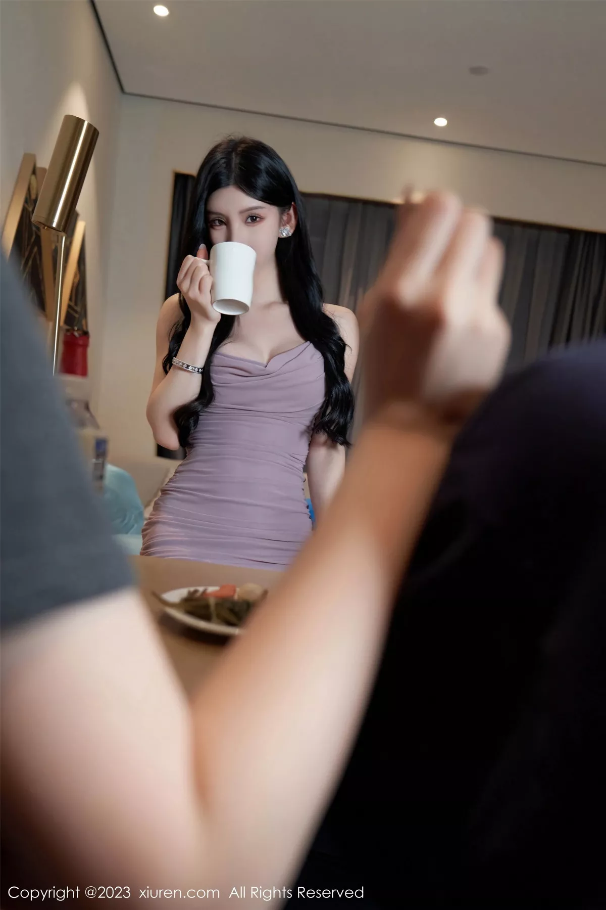 秀人集.com_[XiuRen秀人网]No.7122_女神周于希Sally性感吊带裙+黑色蕾丝睡裙秀完美身材诱惑写真100P