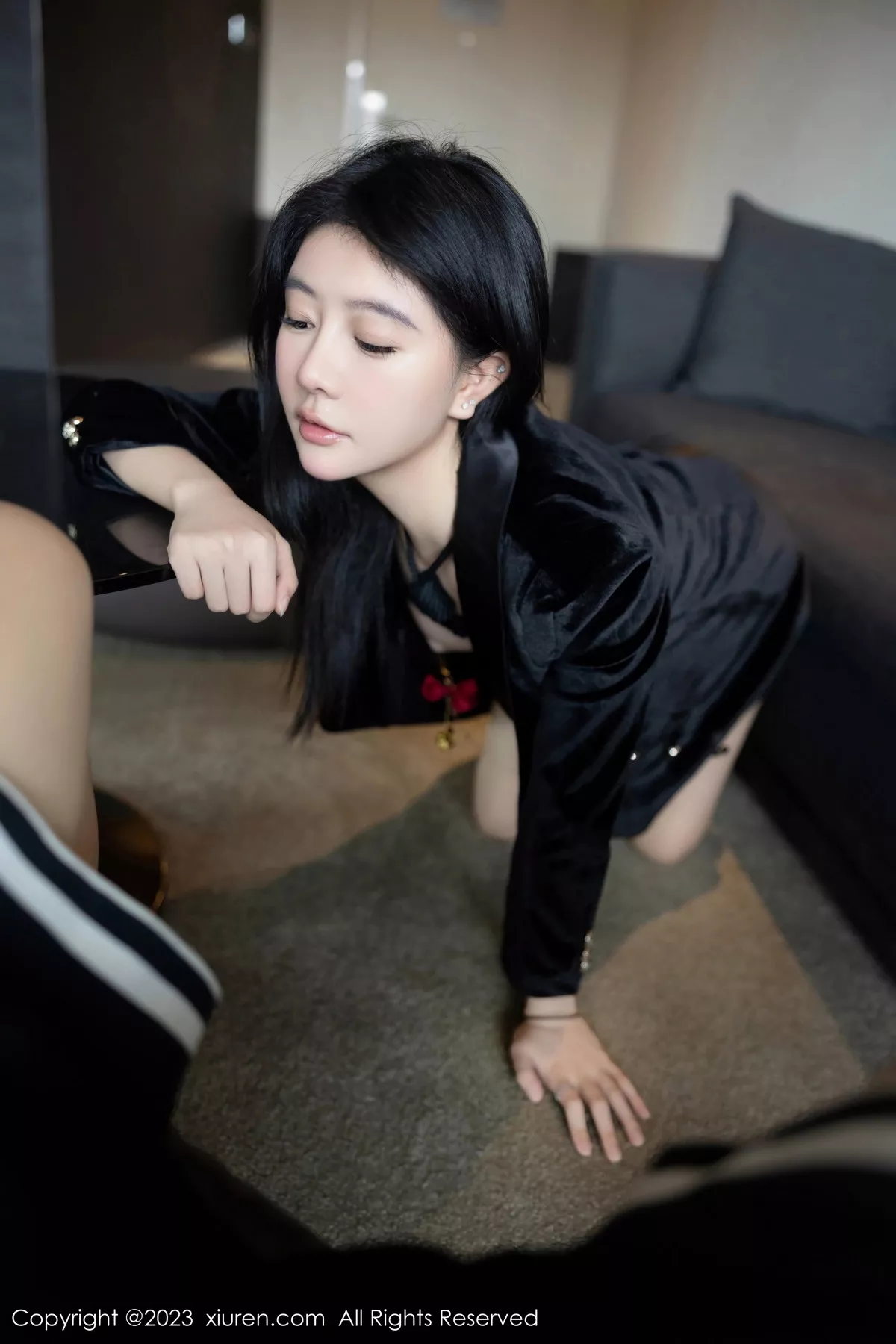 秀人集.com_[XiuRen秀人网]No.7121_模特幼幼脱黑外衣露性感绳式情趣内衣秀火辣身材极致诱惑写真84P