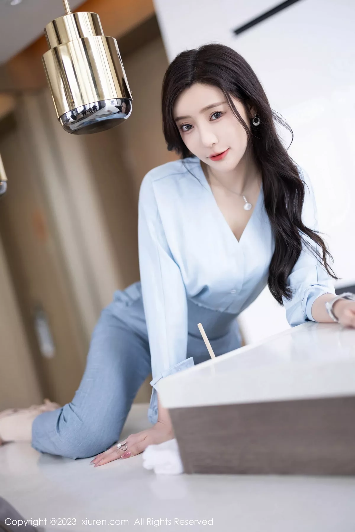 秀人集.com_[XiuRen秀人网]No.7123_女神王馨瑶yanni浅色Ol服饰露白色蕾丝内衣配超薄肉丝诱惑写真85P