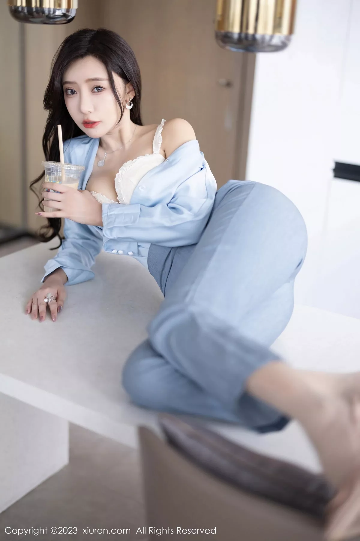 秀人集.com_[XiuRen秀人网]No.7123_女神王馨瑶yanni浅色Ol服饰露白色蕾丝内衣配超薄肉丝诱惑写真85P