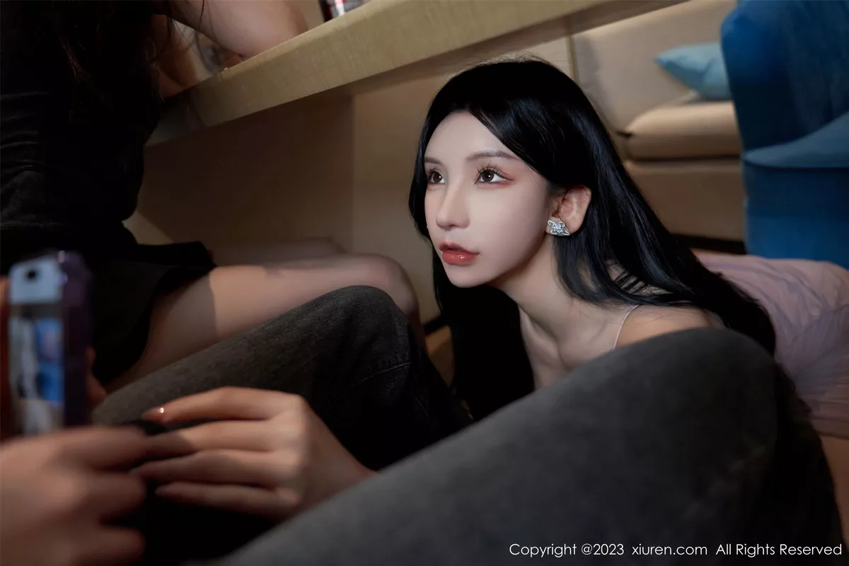 秀人集.com_[XiuRen秀人网]No.7122_女神周于希Sally性感吊带裙+黑色蕾丝睡裙秀完美身材诱惑写真100P