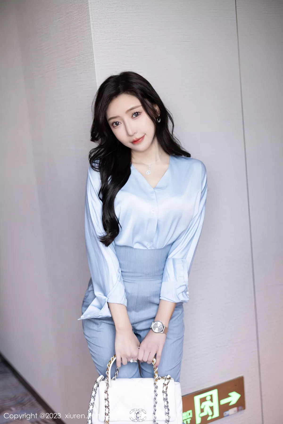 秀人集.com_[XiuRen秀人网]No.7123_女神王馨瑶yanni浅色Ol服饰露白色蕾丝内衣配超薄肉丝诱惑写真85P