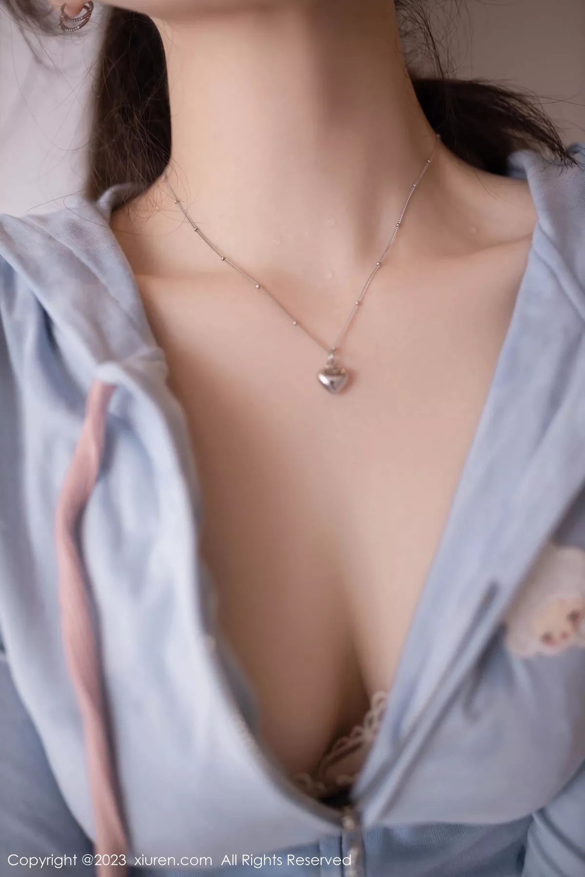 秀人集.com_[XiuRen秀人网]No.7120_模特鱼子酱Fish半脱露性感浅粉色蕾丝内衣秀曼妙身姿诱惑写真80P