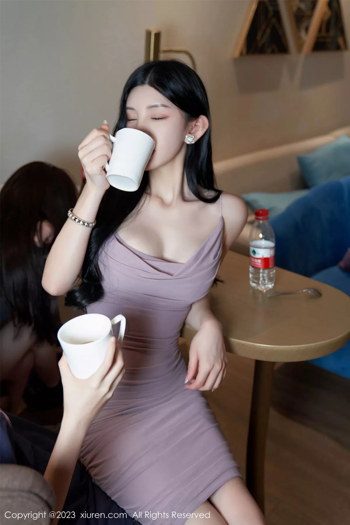 秀人集.com_[XiuRen秀人网]No.7122_女神周于希Sally性感吊带裙+黑色蕾丝睡裙秀完美身材诱惑写真100P