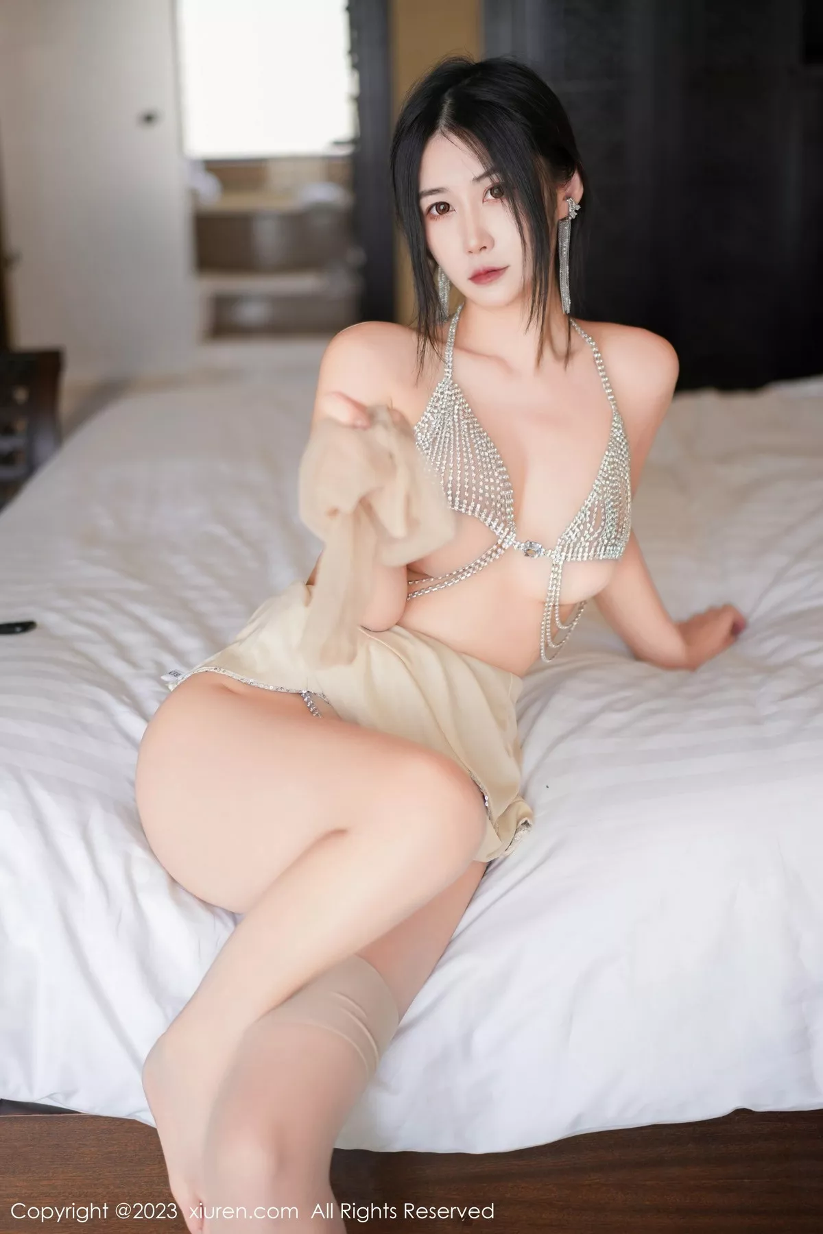 秀人集.com_[XiuRen秀人网]No.7244_模特laura阿姣半脱露性感银色链式情趣内衣秀惹火身材诱惑写真61P