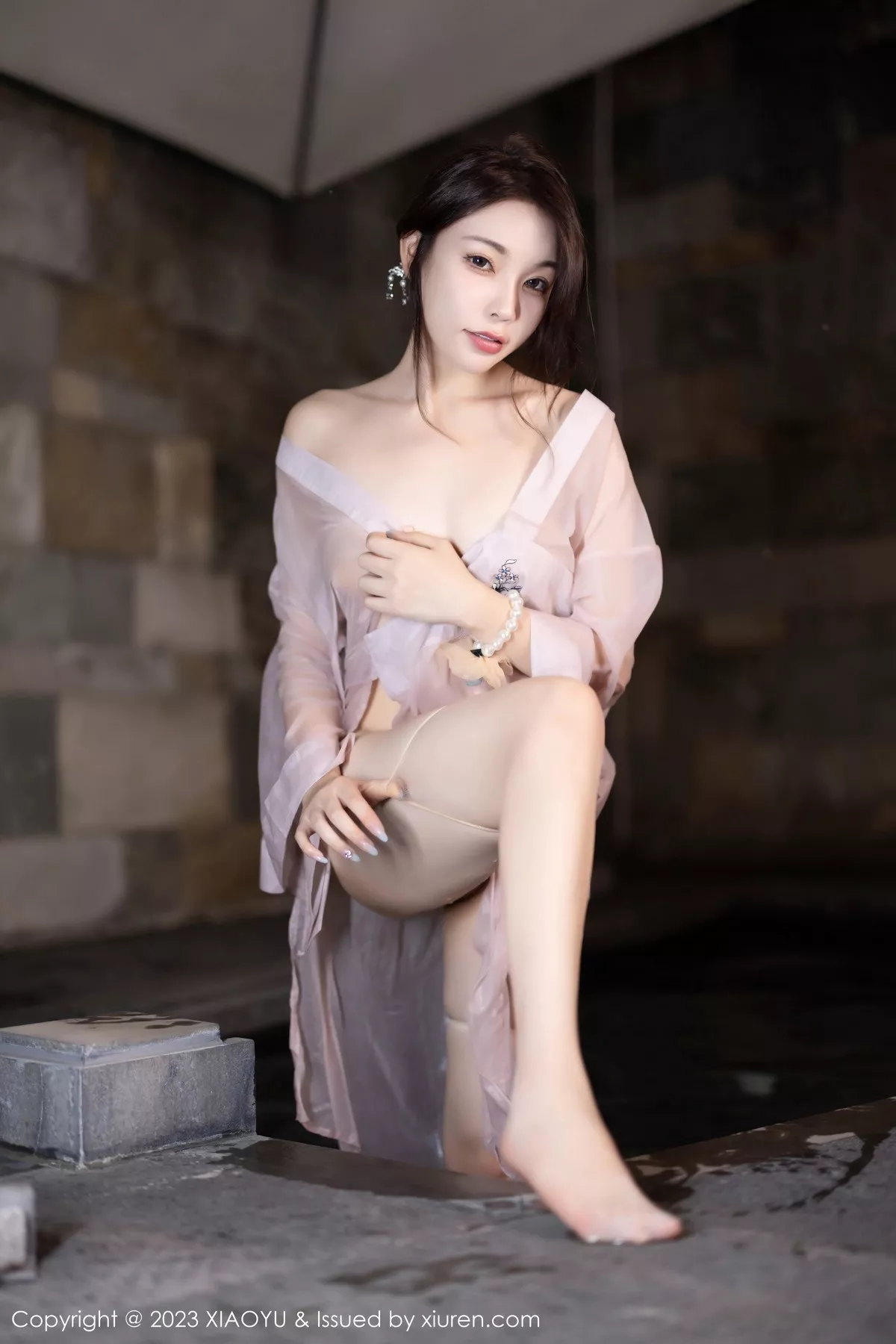 秀人集.com_[XiaoYu画语界]Vol.1076_女神徐莉芝Booty性感轻透薄纱服配超薄肉丝秀曼妙身姿诱惑写真84P