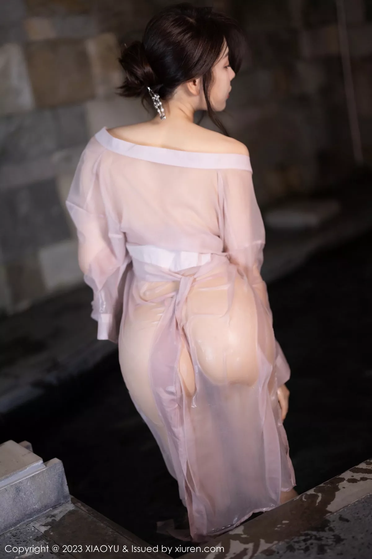 秀人集.com_[XiaoYu画语界]Vol.1076_女神徐莉芝Booty性感轻透薄纱服配超薄肉丝秀曼妙身姿诱惑写真84P